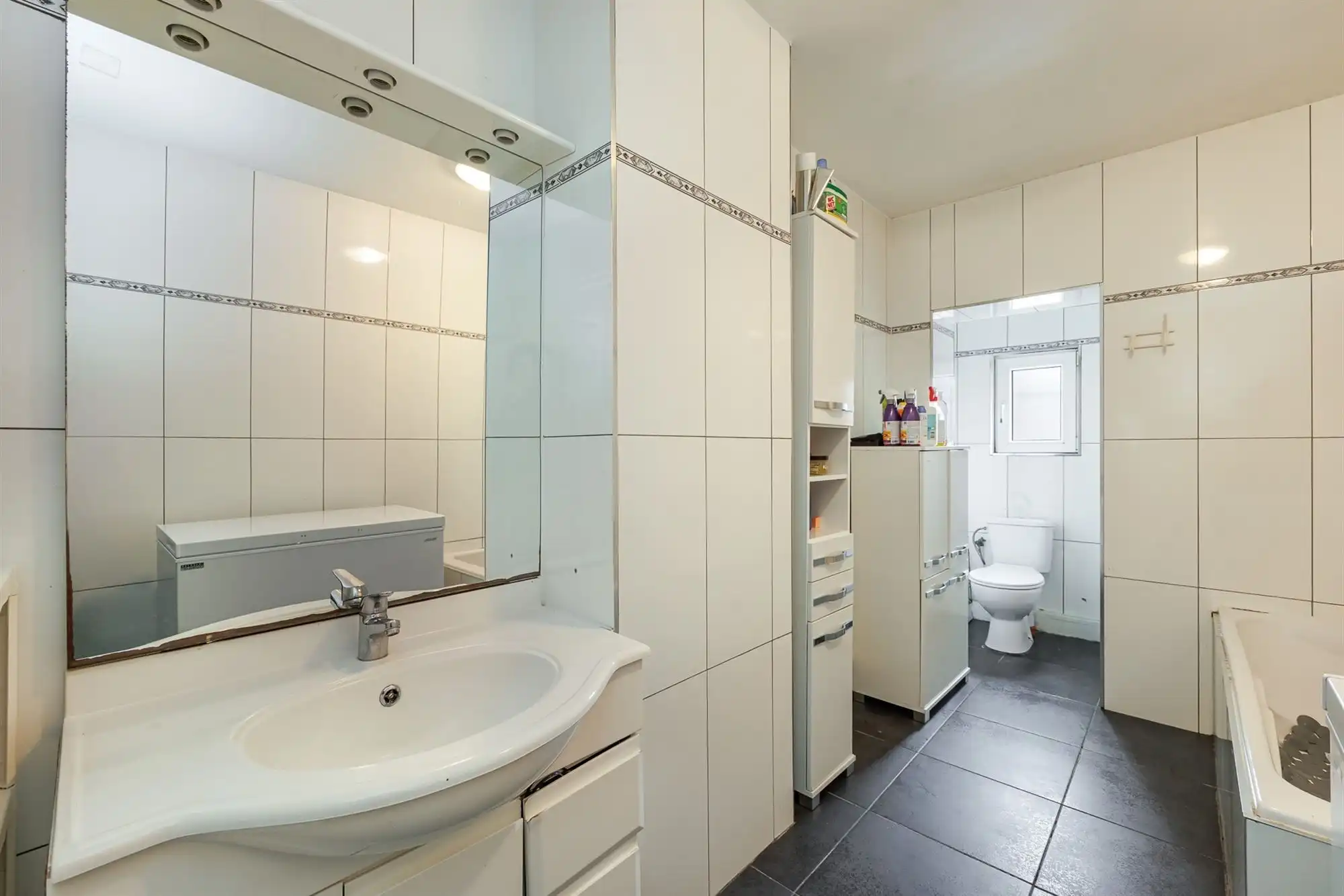 Huis met drie slaapkamers en leuke stadstuin.  foto 20