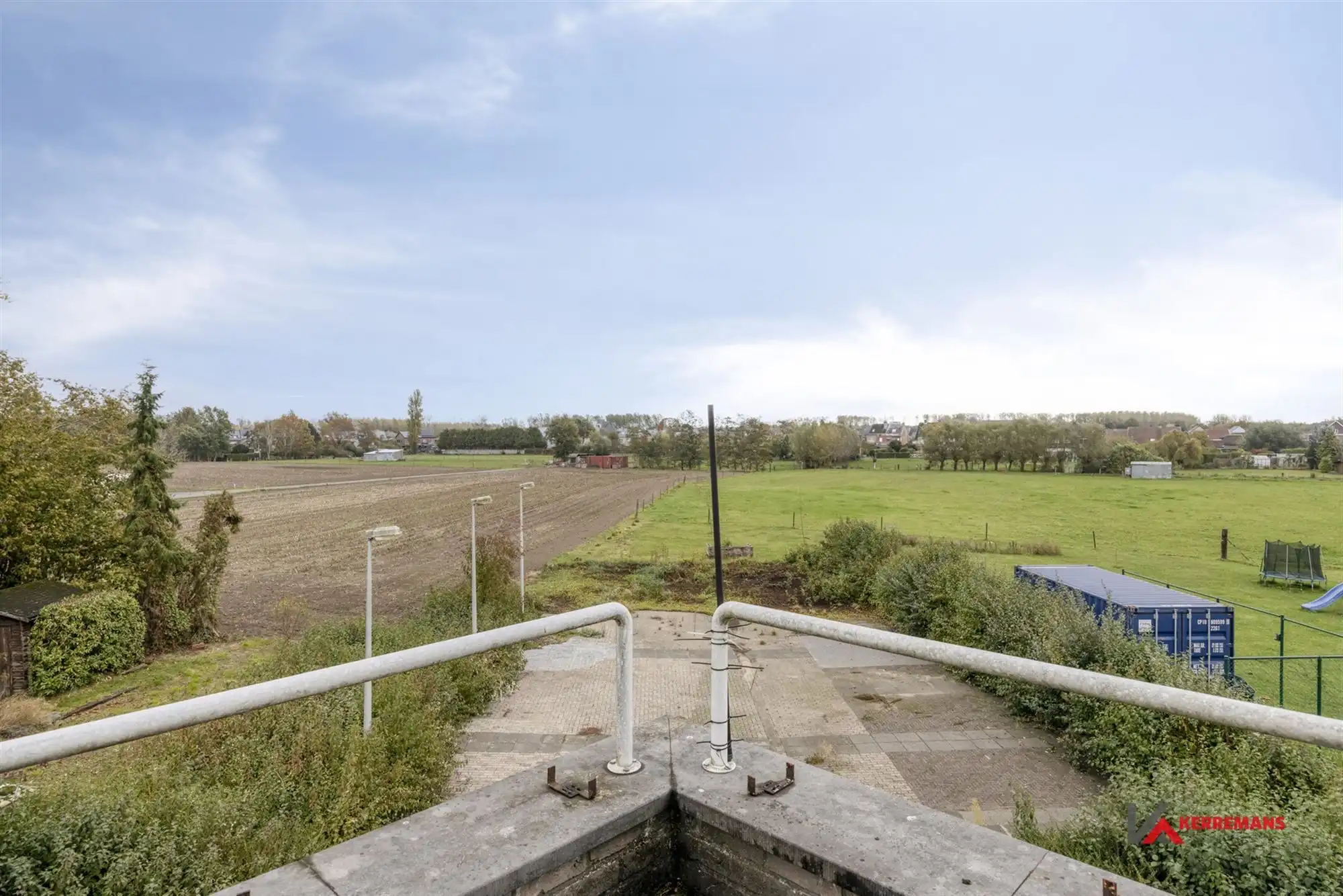 Kantoorgebouw. foto 22