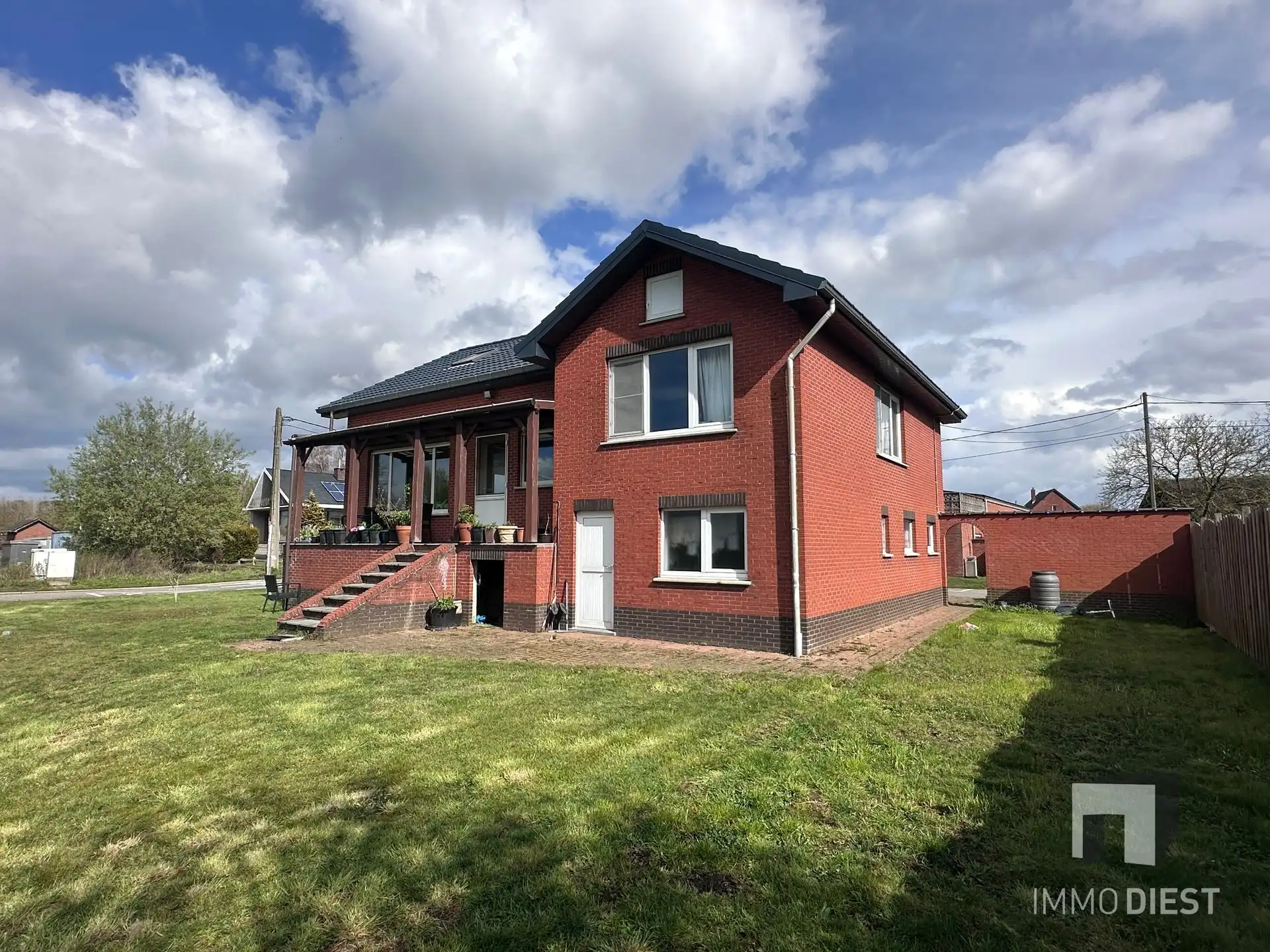 Woning met 3 slaapkamers, garage en zonnepanelen foto 22