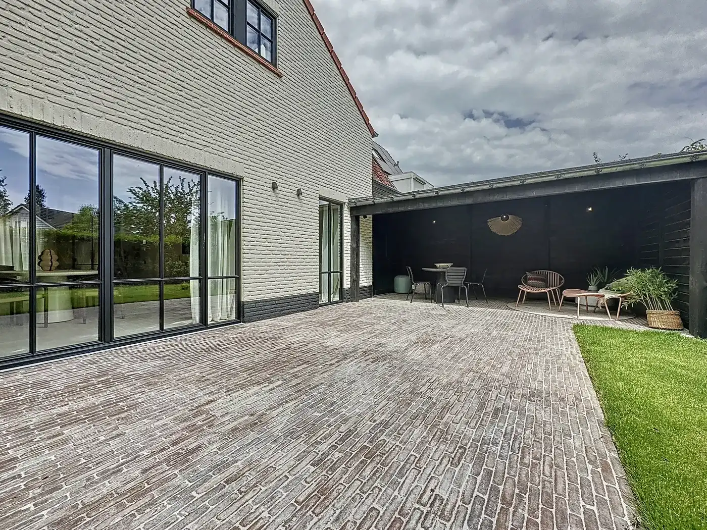 Zeer stijlvol afgewerkte en instapklare woning te Retranchement. foto 9