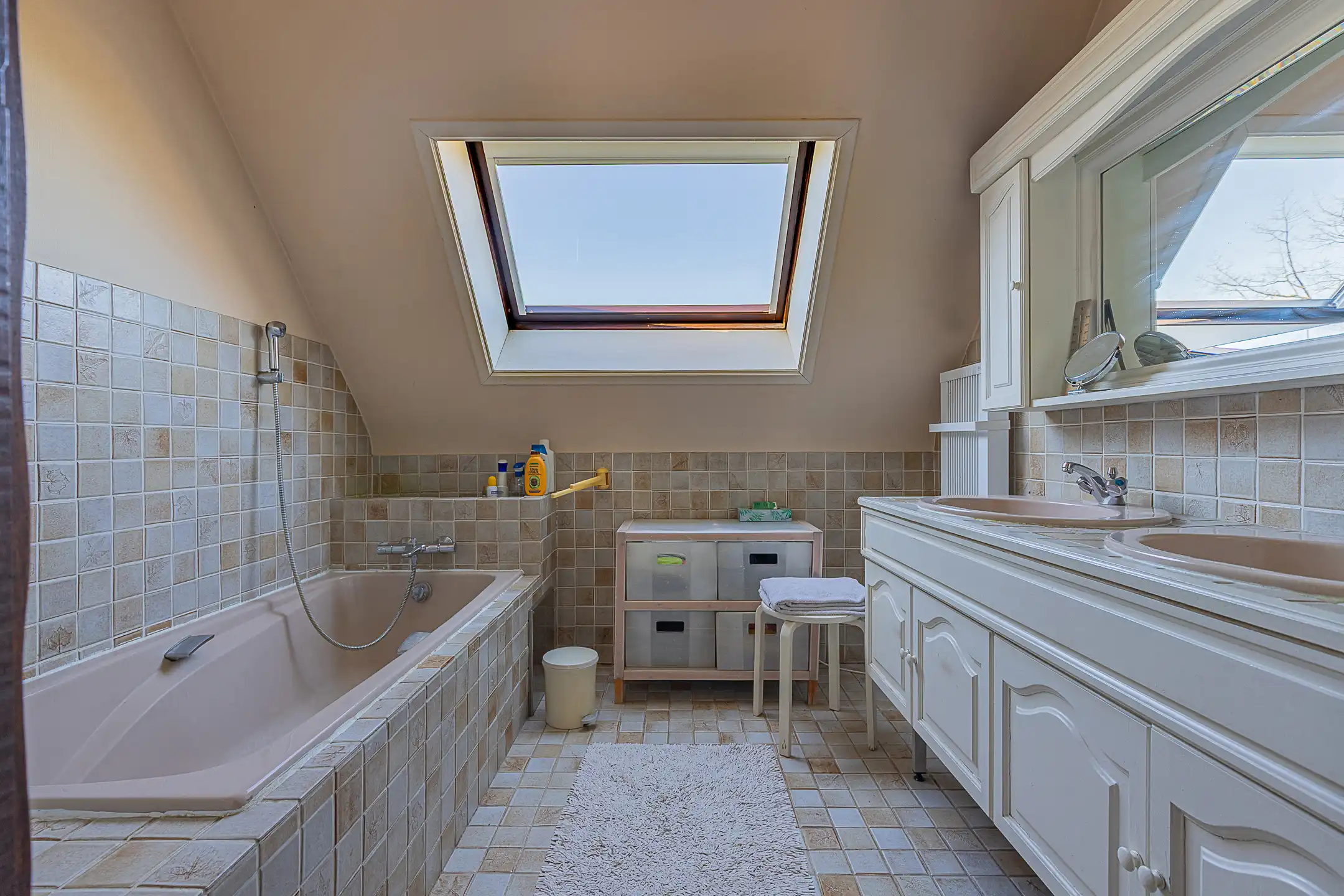 GIJZEGEM – Verzorgde 4-gevelwoning met zicht op de velden foto 21