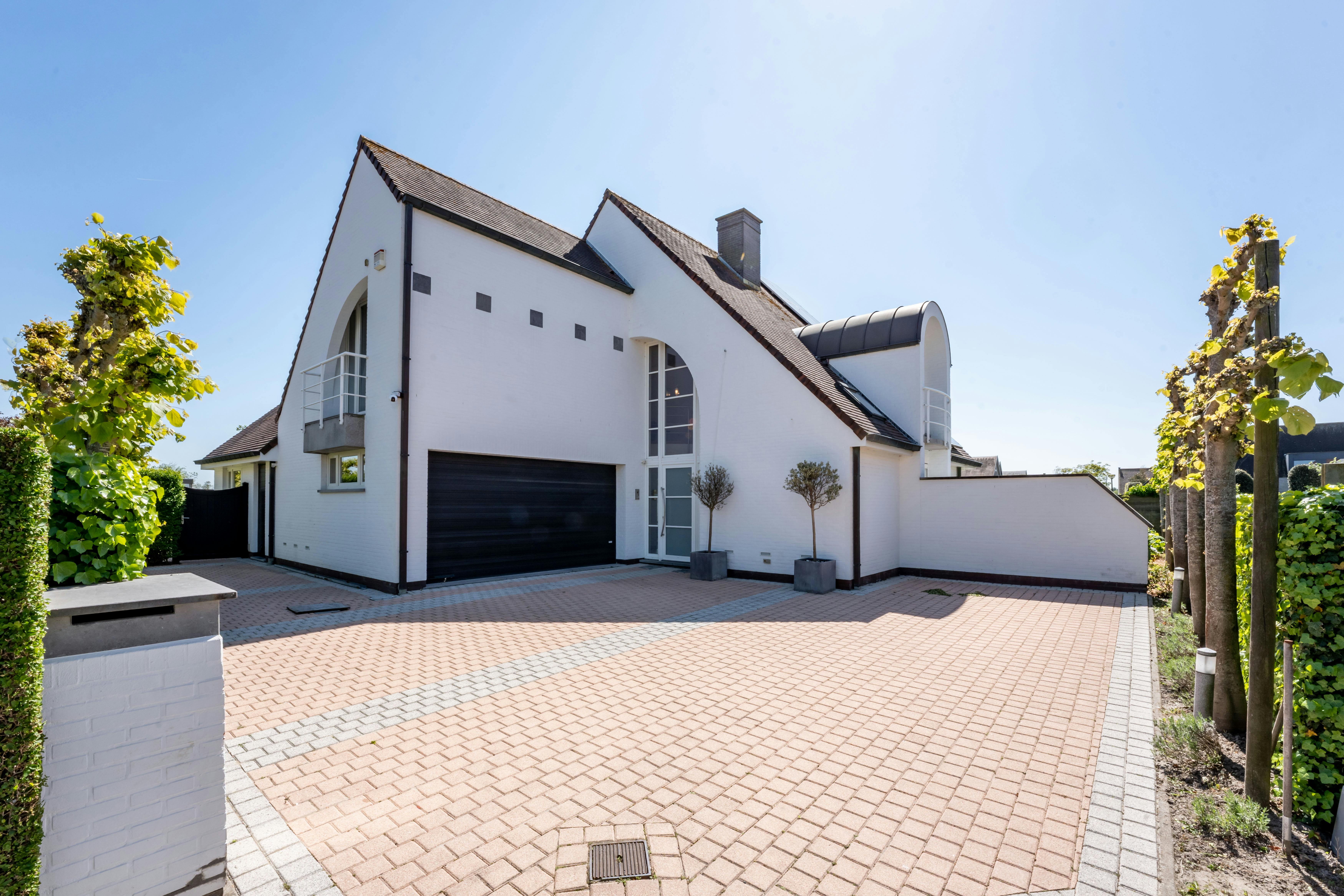 ()=>{if(producerUpdateValueVersion(node),producerAccessed(node),node.value===ERRORED)throw node.error;return node.value} Zonnebloemstraat 14 - 8300 Knokke centrum