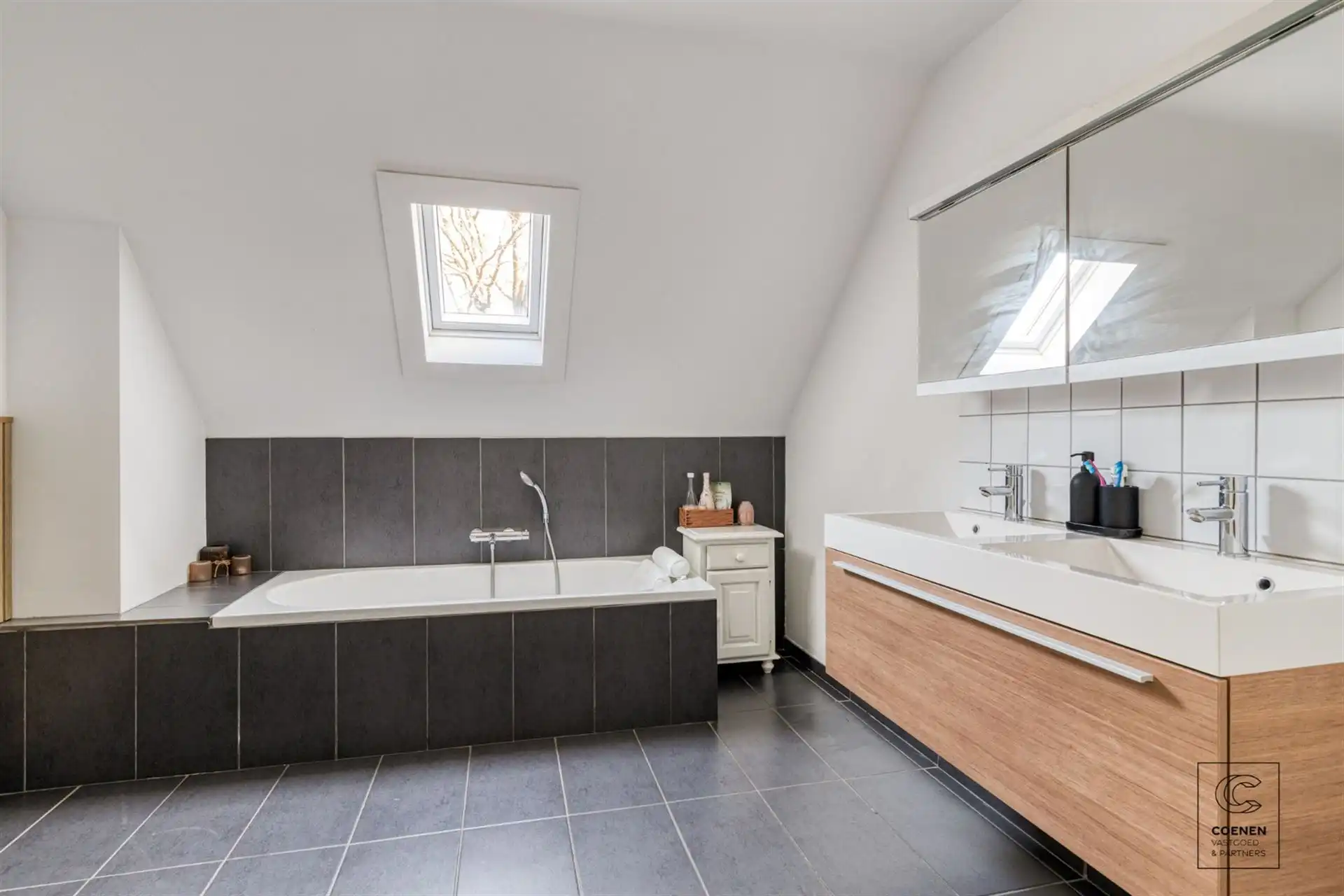 Instapklare woning van 195m² met 3 slpk en prachtige ligging! foto 18