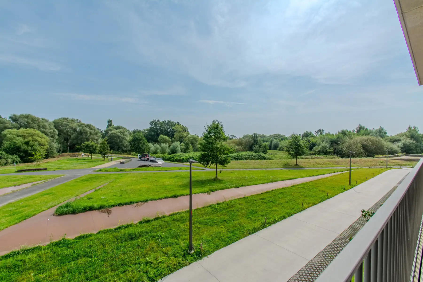 Gemeubeld 1K appartement omringd door park en natuur  foto 4