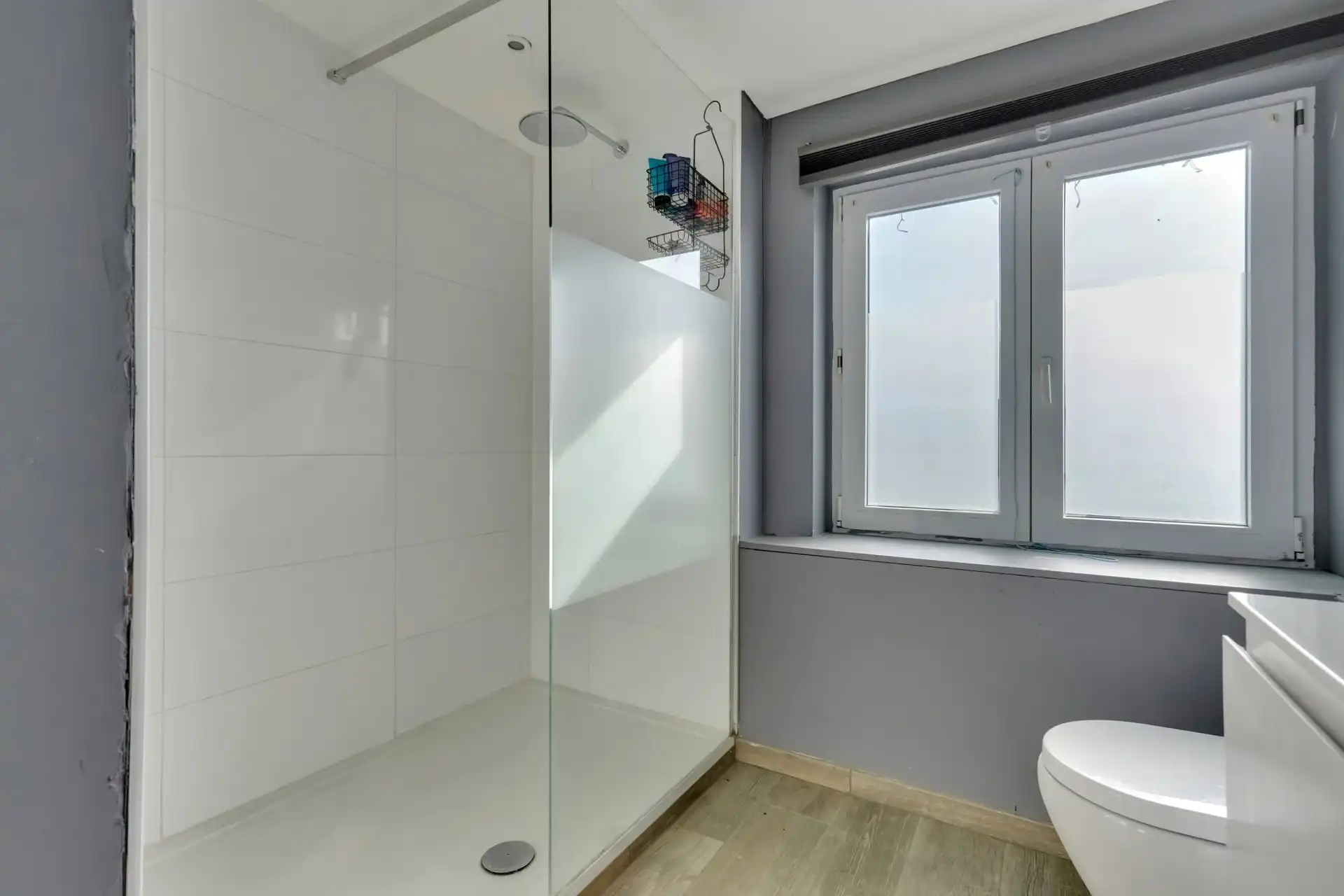 Ruime gezinswoning met drie slaapkamers foto 18