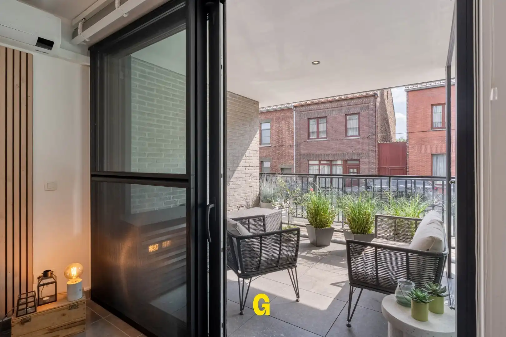 Knap ingericht gelijkvloersappartement met kelder en standplaats vlak bij het centrum foto 14