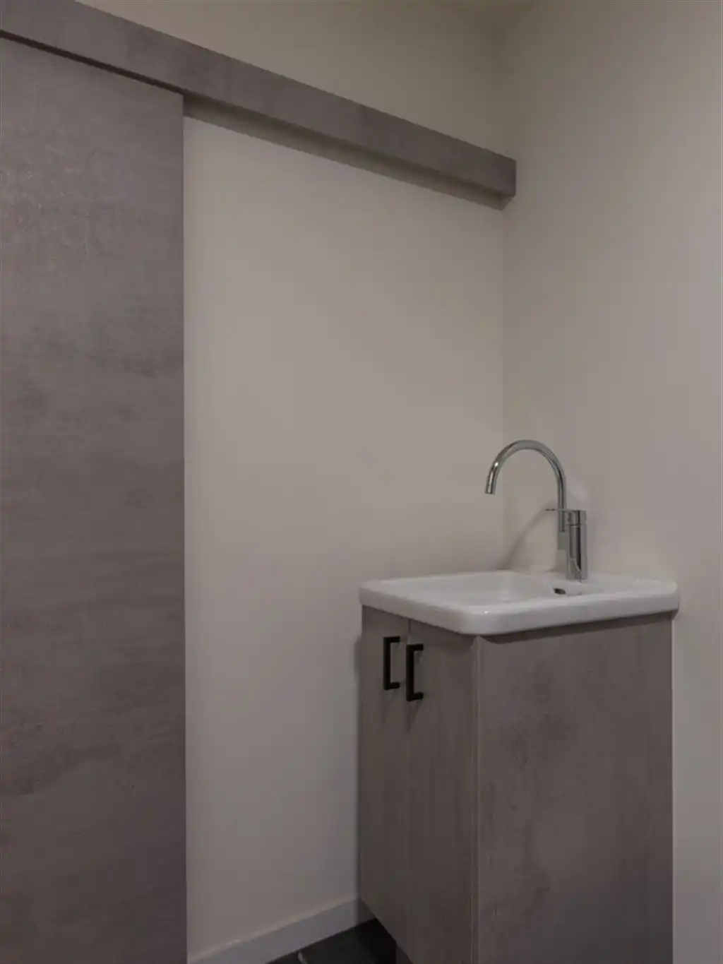 Stijlvol ingerichte woning met handelsruimte in gesloten bebouwing foto 21