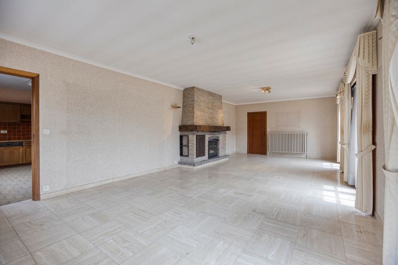 Vrijstaande te renoveren bungalow op 709 m² in De Panne foto 2