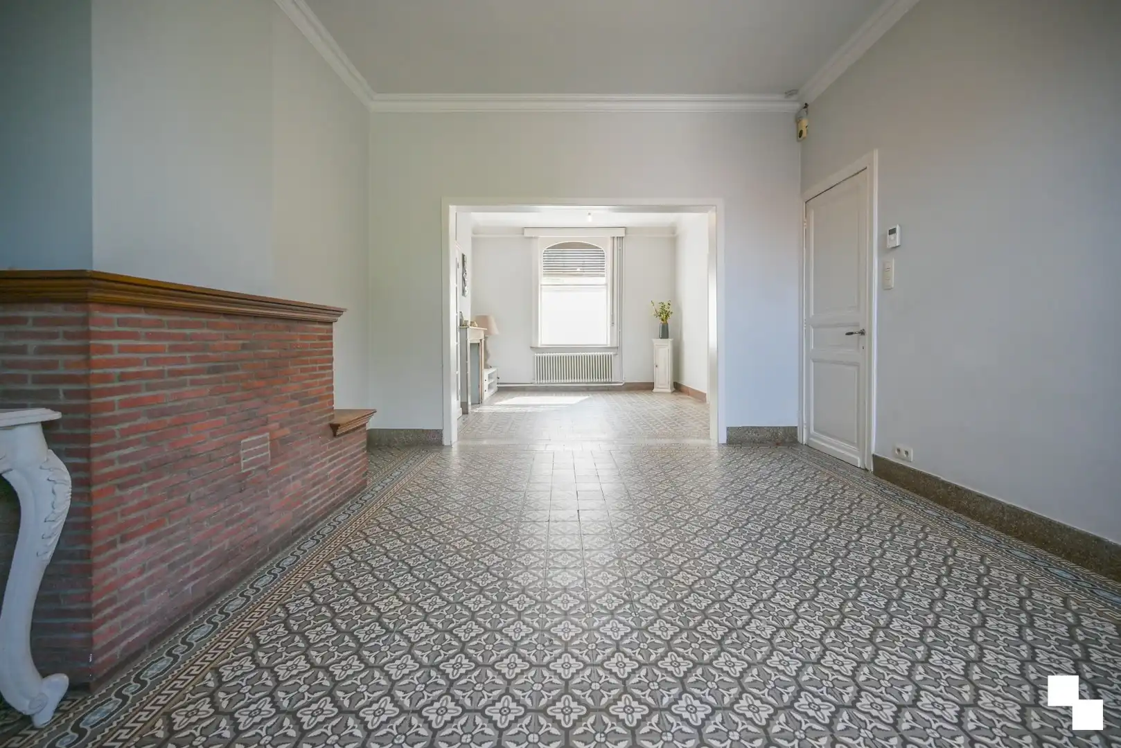 Charmante herenwoning met 4 à 5 slaapkamers te Izegem foto 3