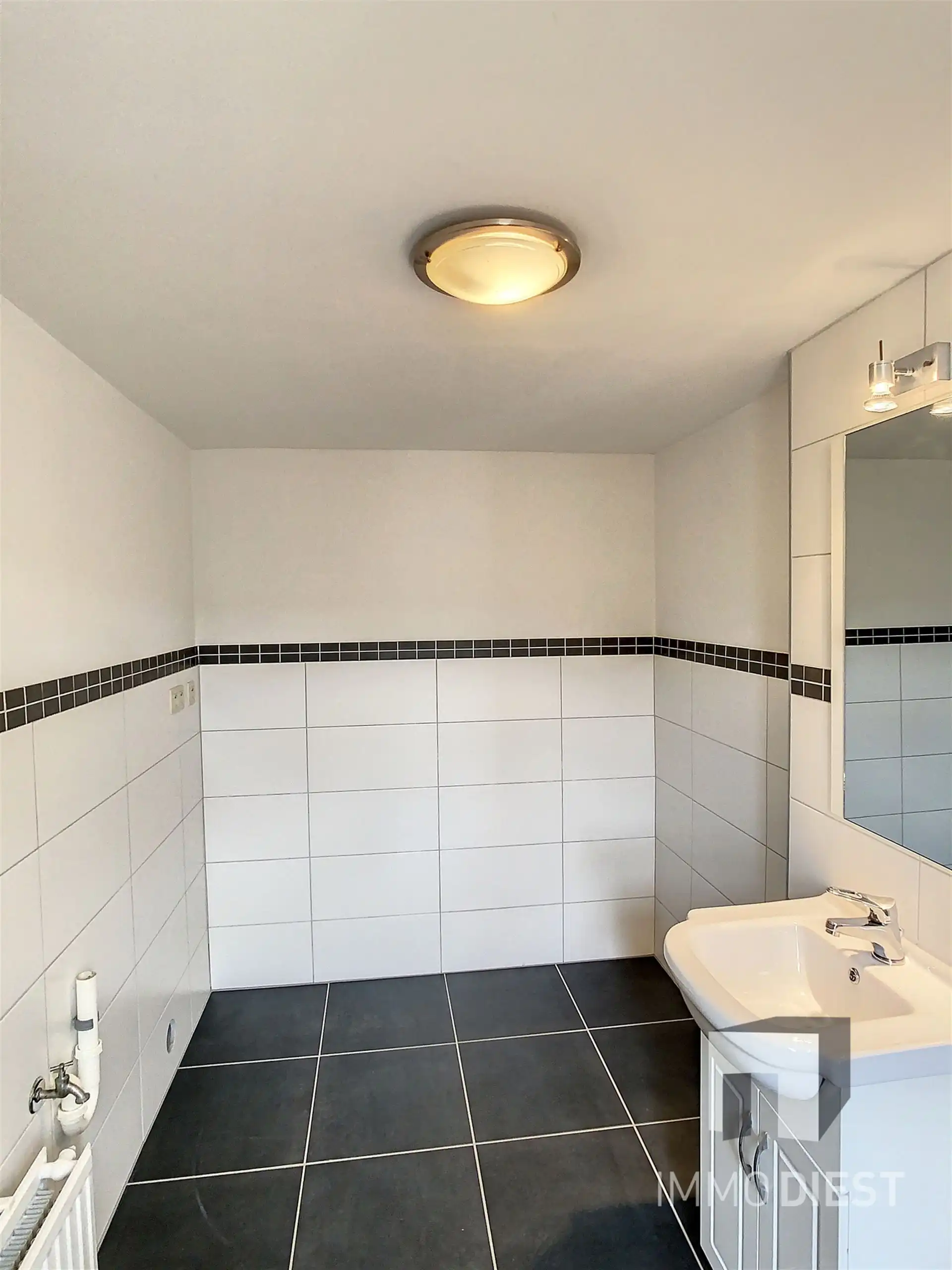 Woning met bouwland en achterliggend magazijn op 9a 04ca. foto 13