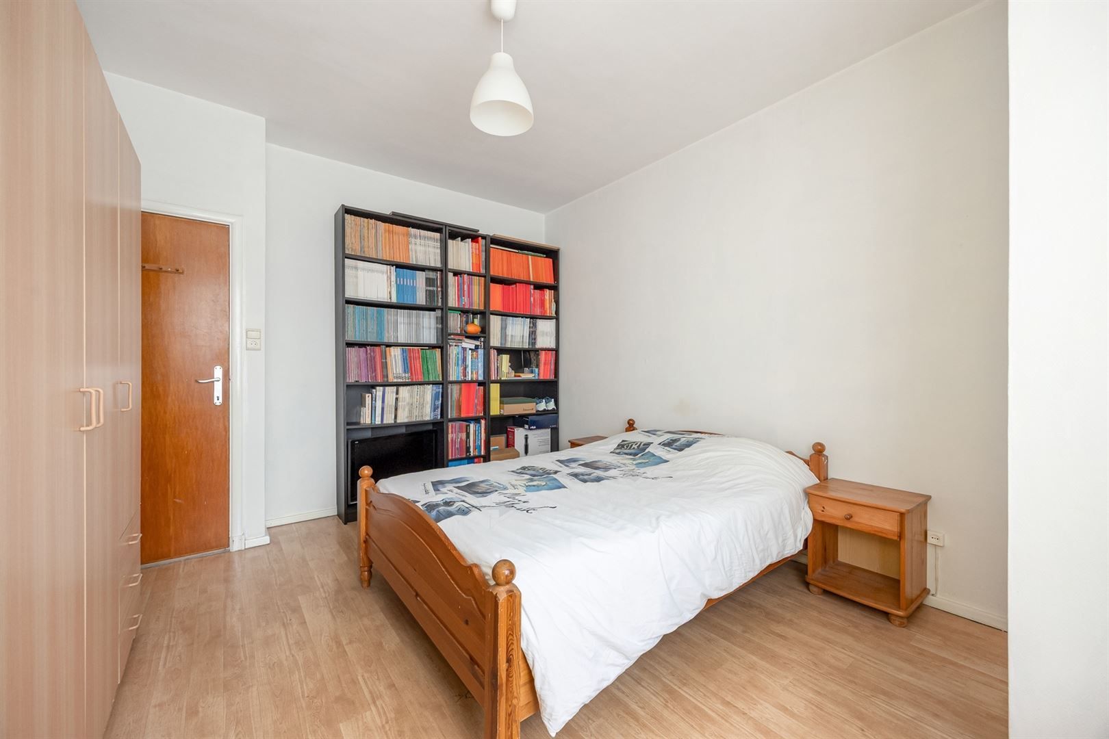 Appartement met potentieel en dubbele parkeermogelijkheid in hartje Merksem foto 9