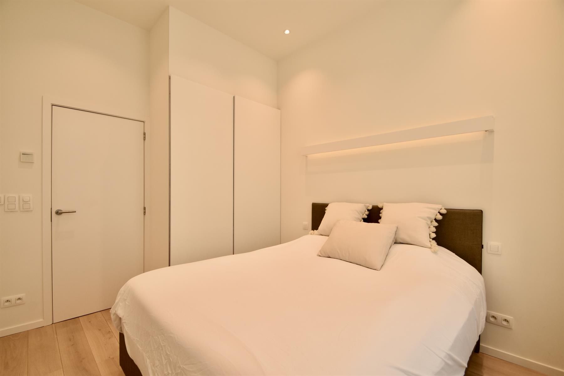 ANTWERPEN - Mooi gerenoveerd appartement nabij het hippe Zuid! foto 6