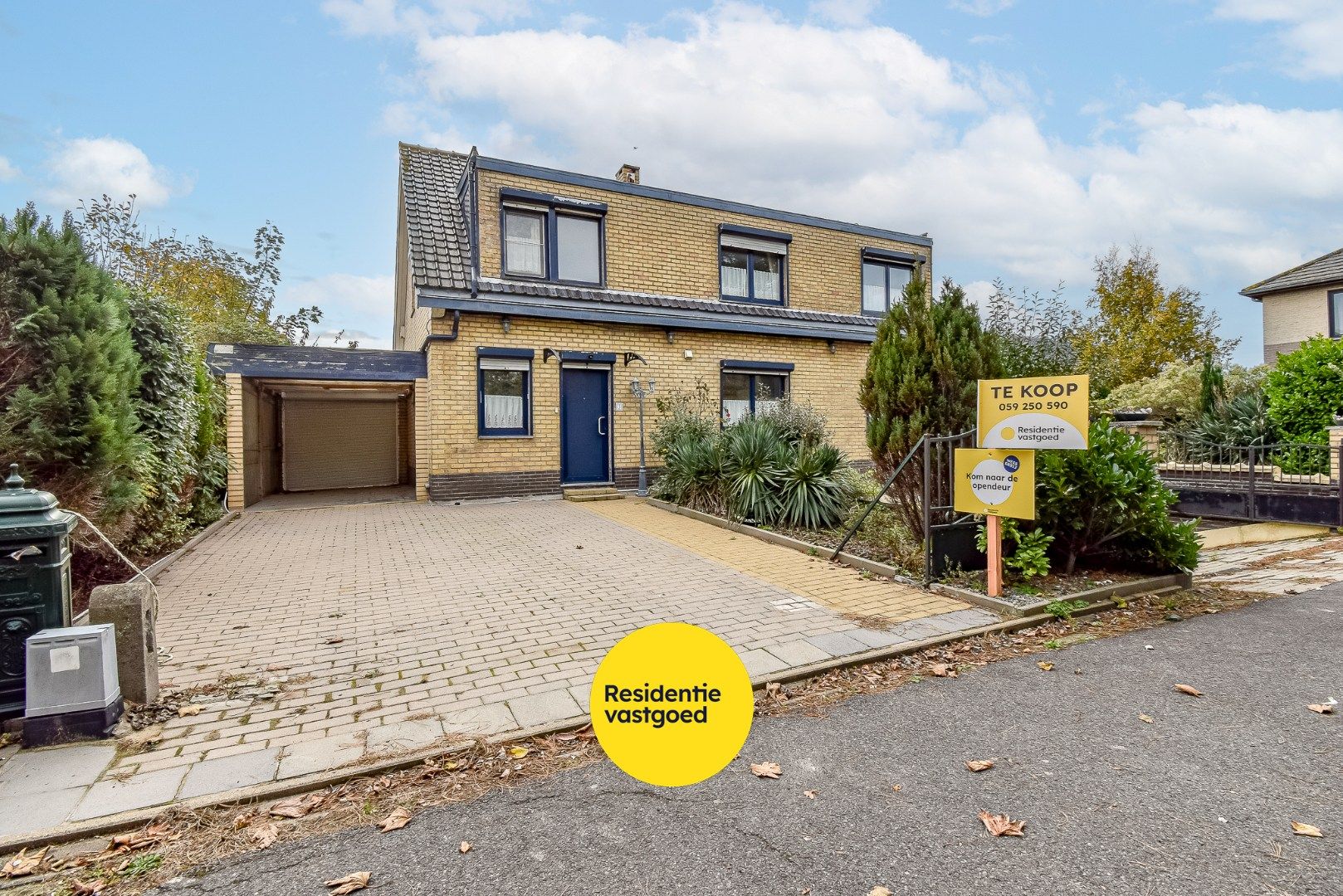 Hoofdfoto van de publicatie: Ruim te renoveren villa op rustige ligging