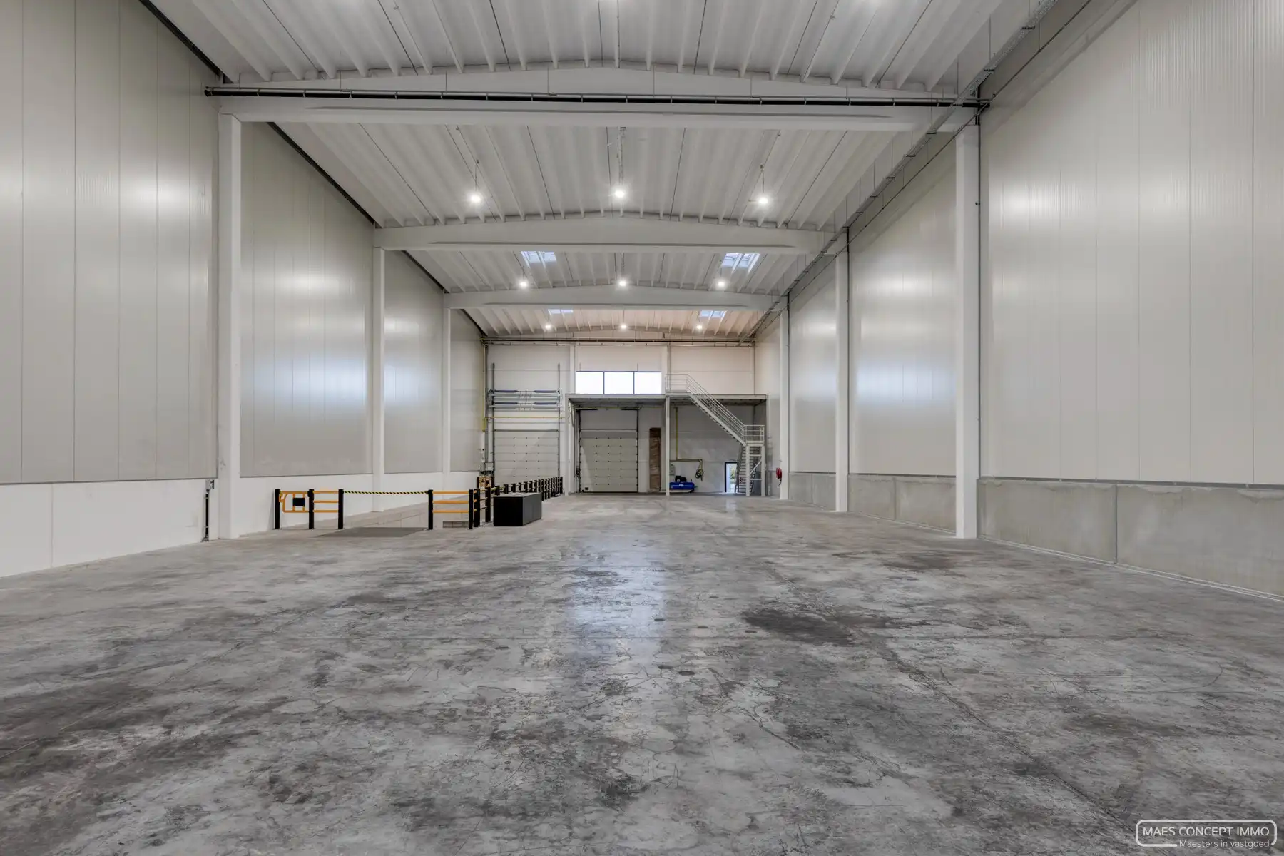 Nieuwbouw magazijn te koop van 1084 m2 bij E17 en Waregem centrum foto 5