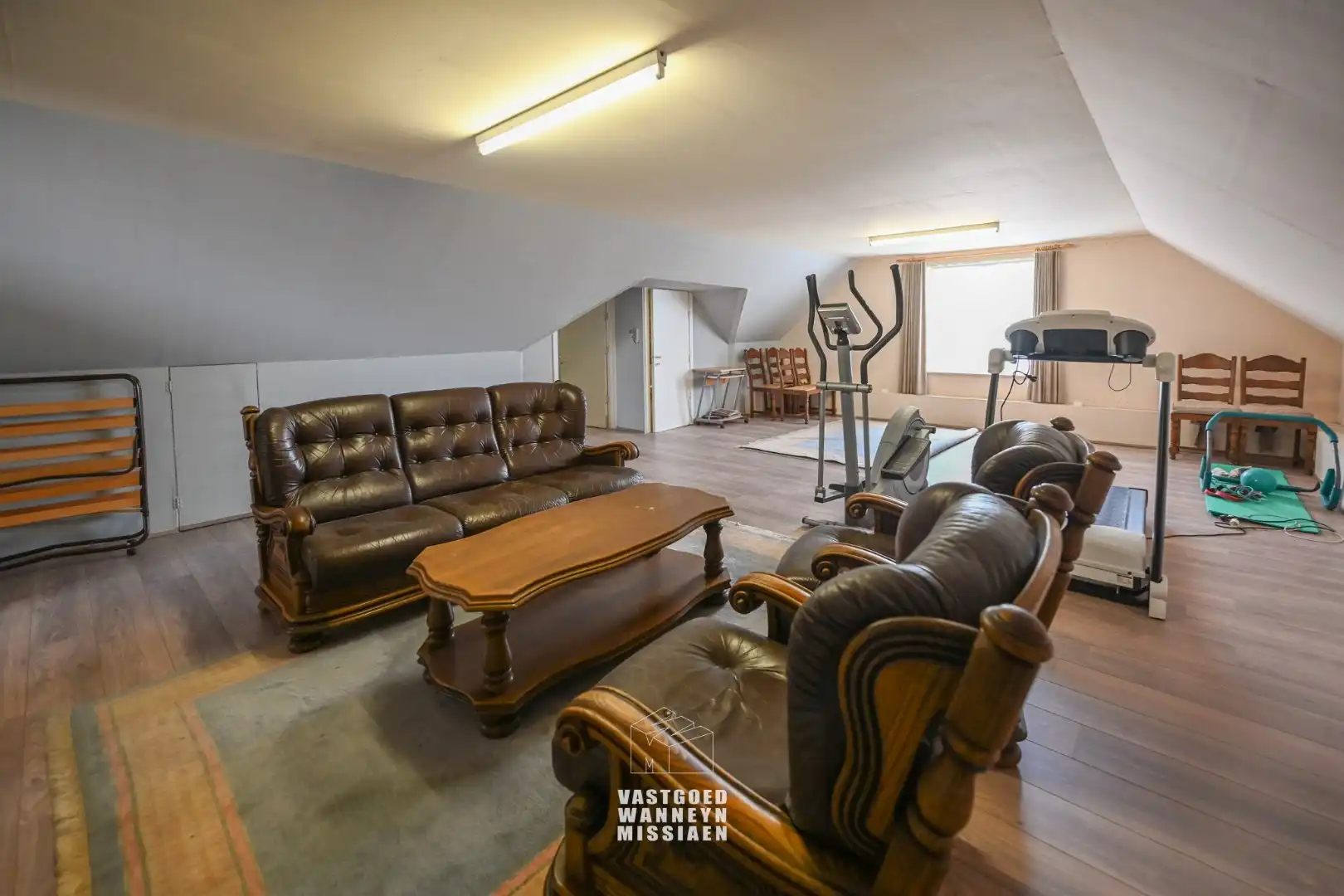 Gelijkvloerse alleenstaande woning met 5 slaapkamers op 657m2 foto 21
