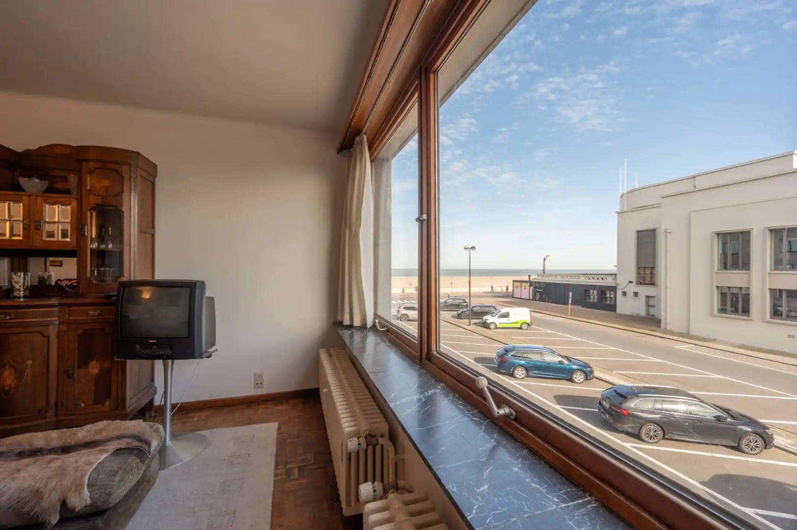 Te renoveren appartement met 3 slaapkamers op uitzonderlijke ligging vlakbij het Casino. foto 2