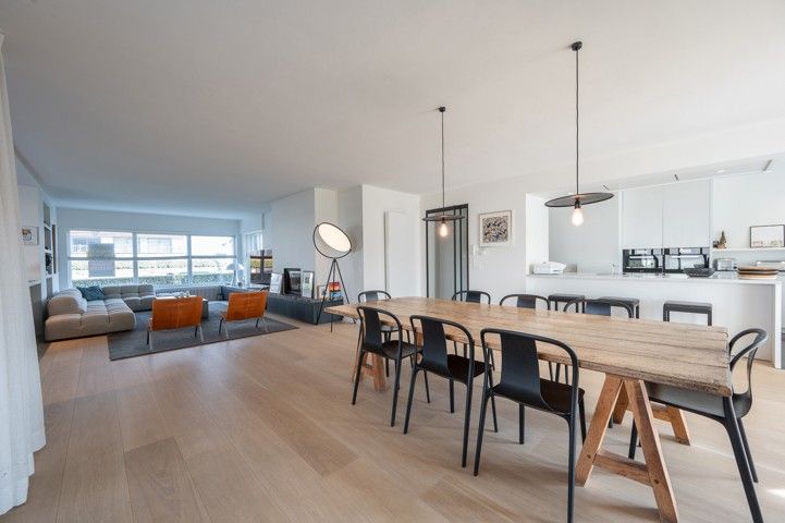 Prachtig tuinappartement met zonnige tuin in een villa residentie in het Zoute op enkele stappen van de zee en de winkels. foto 12