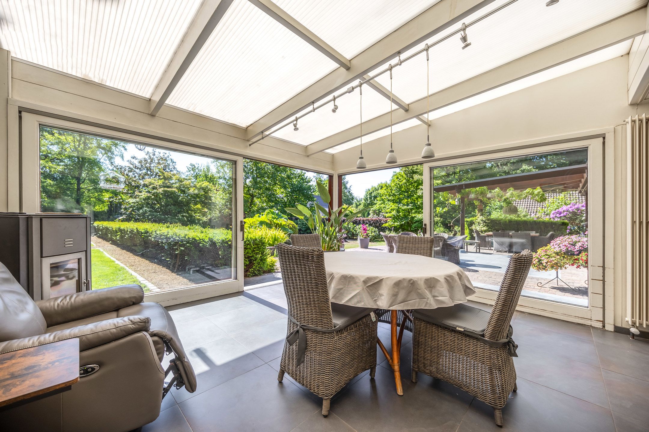 Laagbouwwoning op 2848 m² met Zwemvijver en Prachtige Tuin foto 25