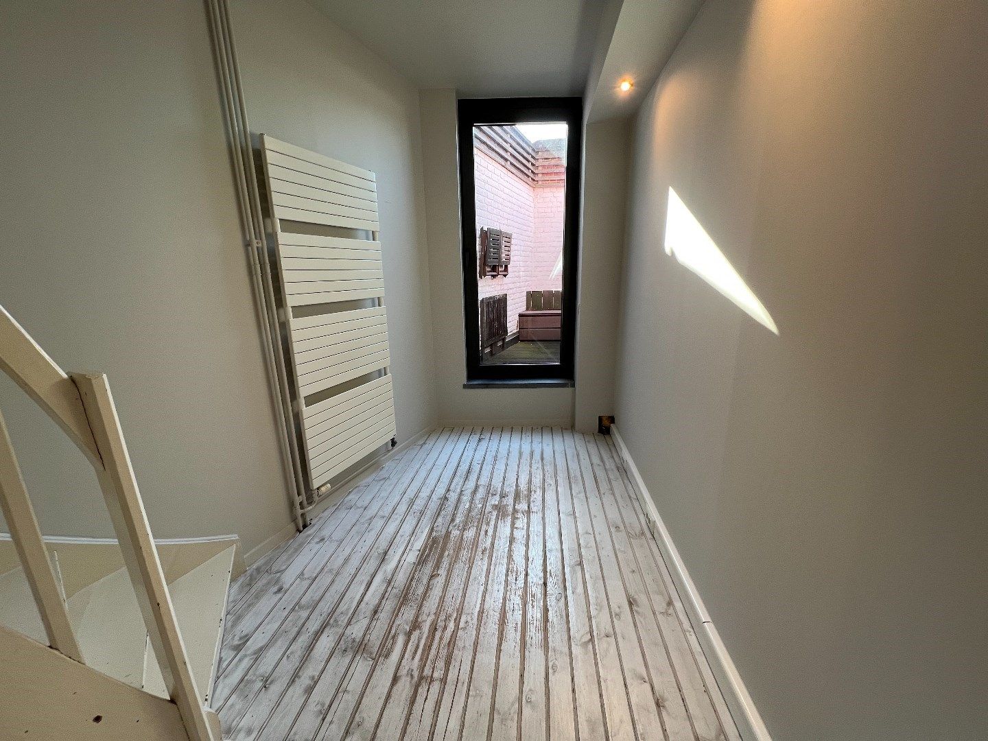 Gezellige rijwoning met 1 slaapkamer (+ bureau) en terras (2 slpks mogelijk) foto 6