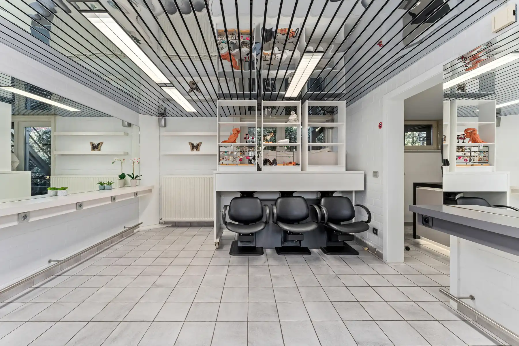 Handelsruimte met prachtige woning te koop in Roeselare! foto 3