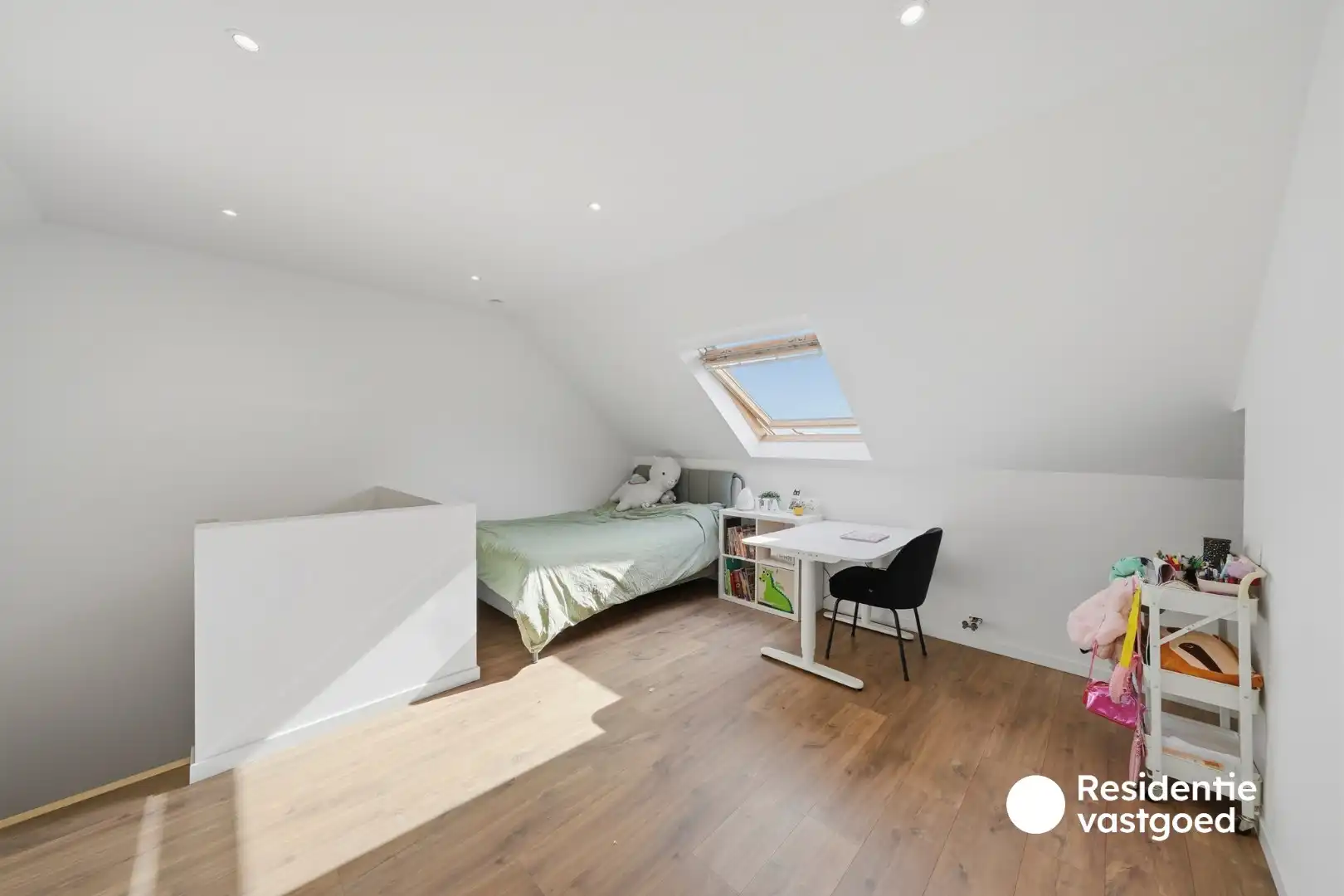 Instapklare woning te koop met garage en tuin! foto 29