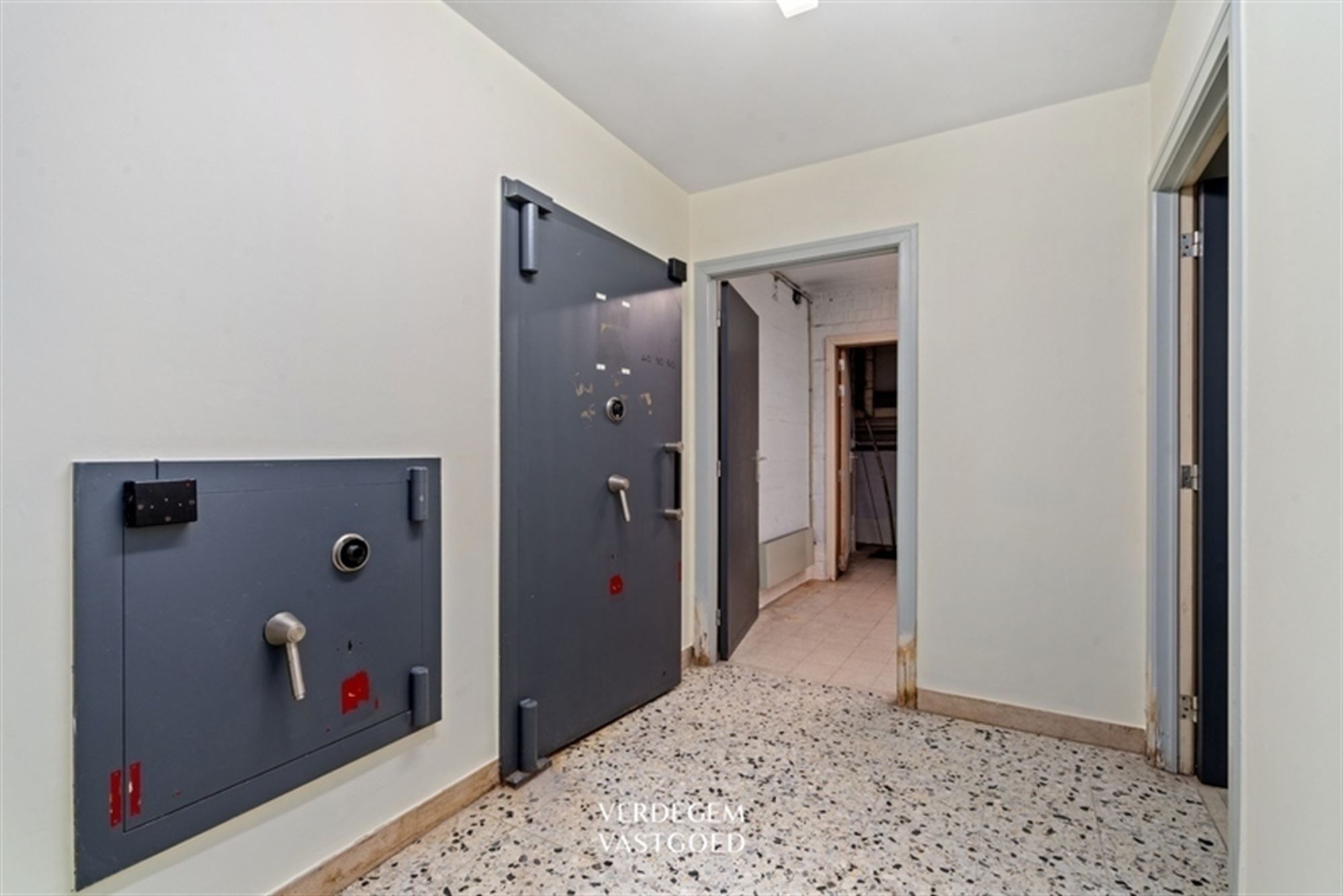 Handelspand van 216m² op uitstekende locatie foto 8