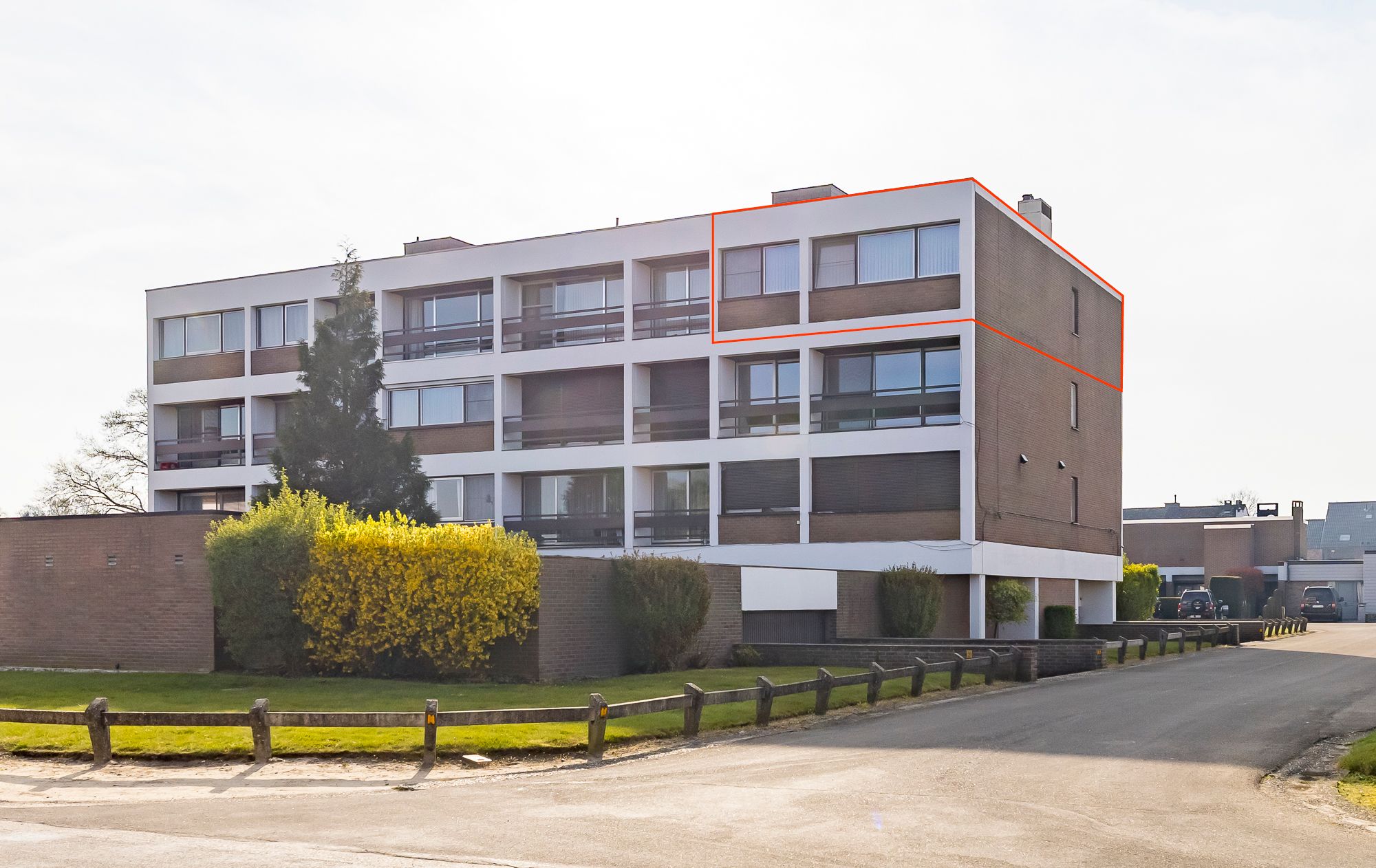 TE KOOP: 3-slaapkamerappartement op de bovenste verdieping op centrale locatie in Helchteren foto 19