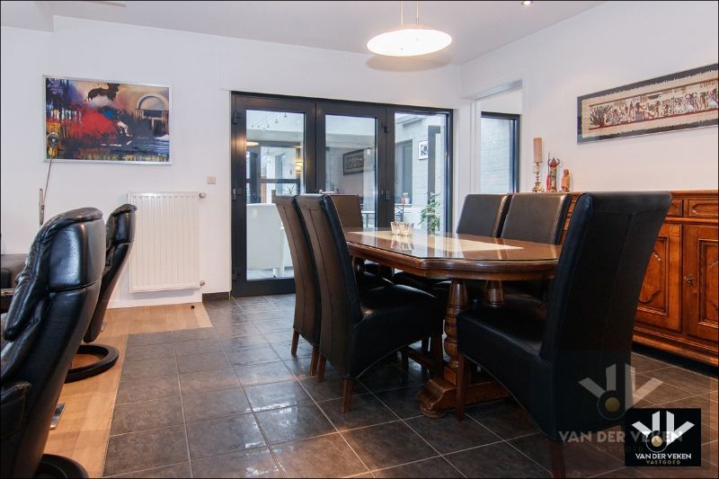 TWEEWOONST MET PAARDENSTALLEN EN WEILAND OP RUIM PERCEEL 37A21CA IN LANDELIJKE OMGEVING foto 16