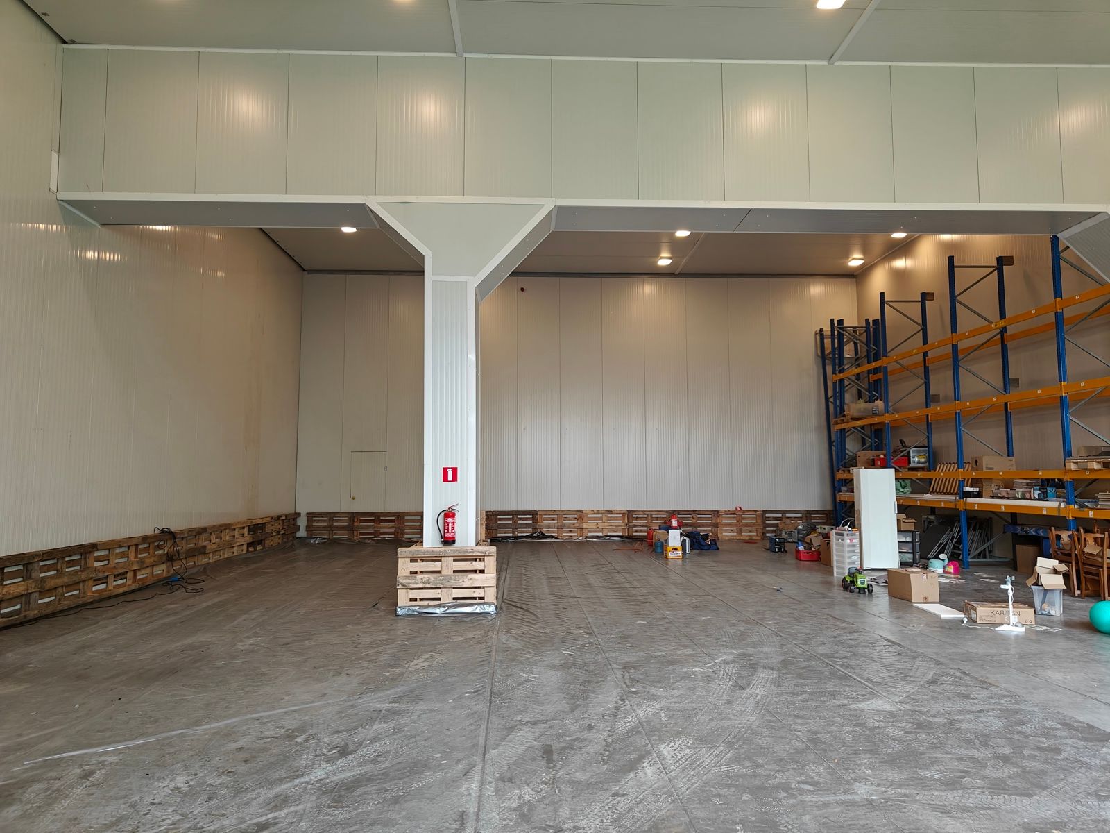 Ruime en veilige opslagplaats te huur in Deux-Acren (330 m²) foto 5