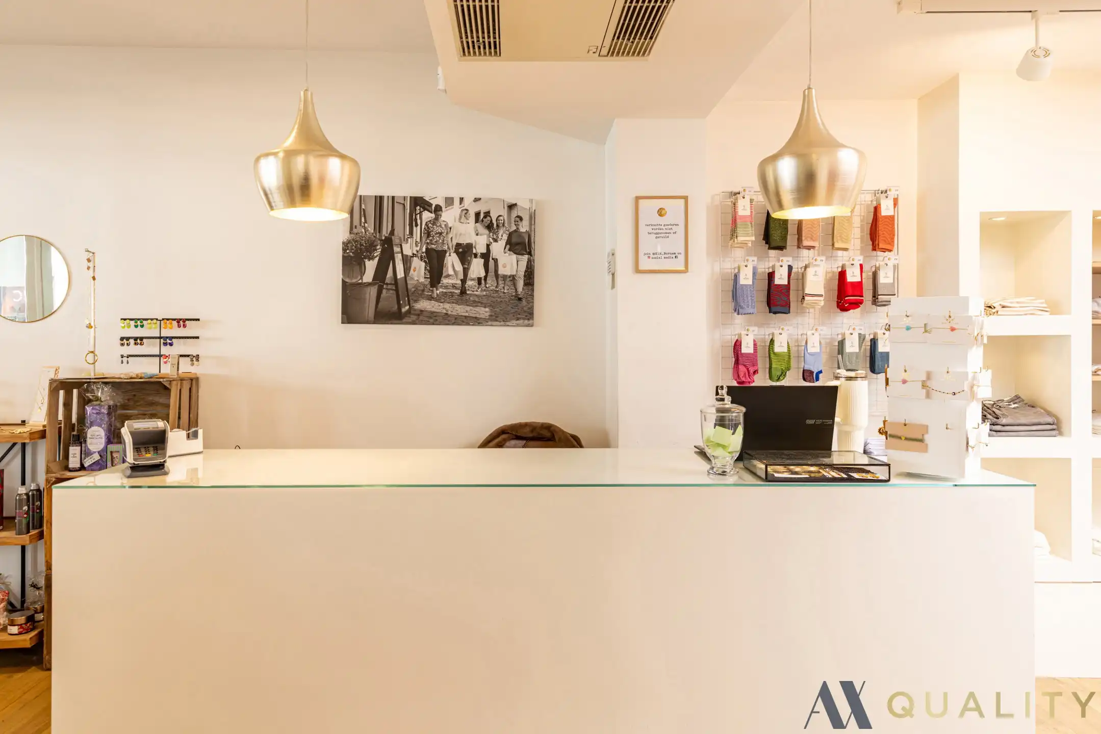 Handelspand met stockageruimte gelegen in het centrum van Bornem foto 8