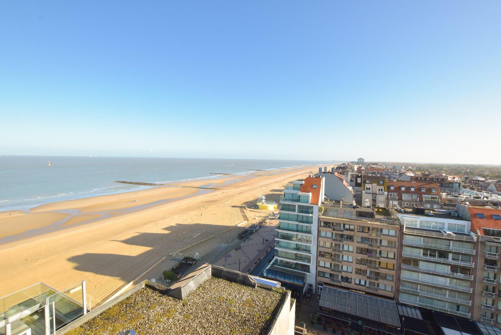 Uitzonderlijke penthouse gelegen op de Zeedijk aan het Van Bunnenplein met panoramische zichten. foto 8