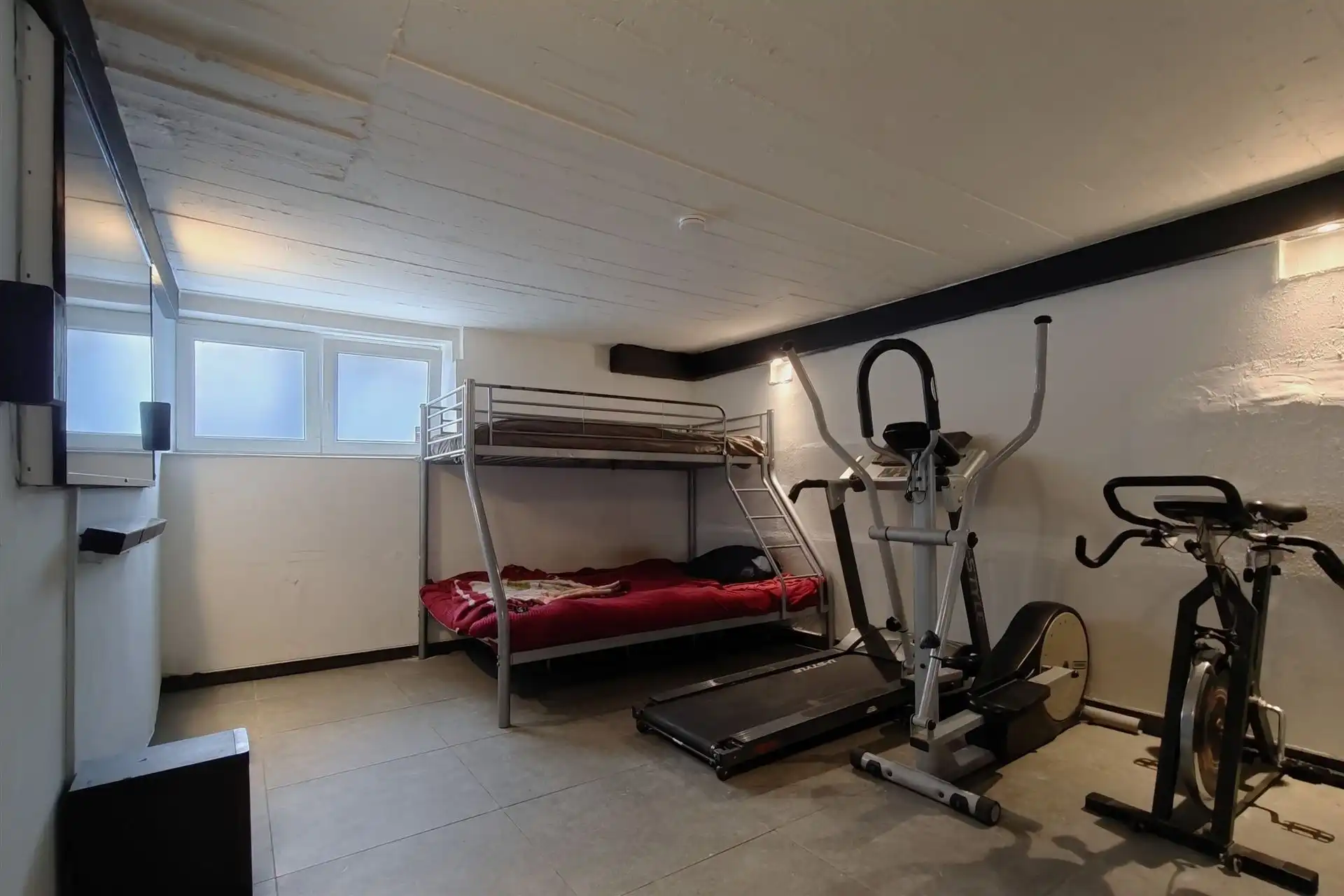 Ruime gezinswoning met 6 slaapkamers op toplocatie vlakbij Maastricht foto 12