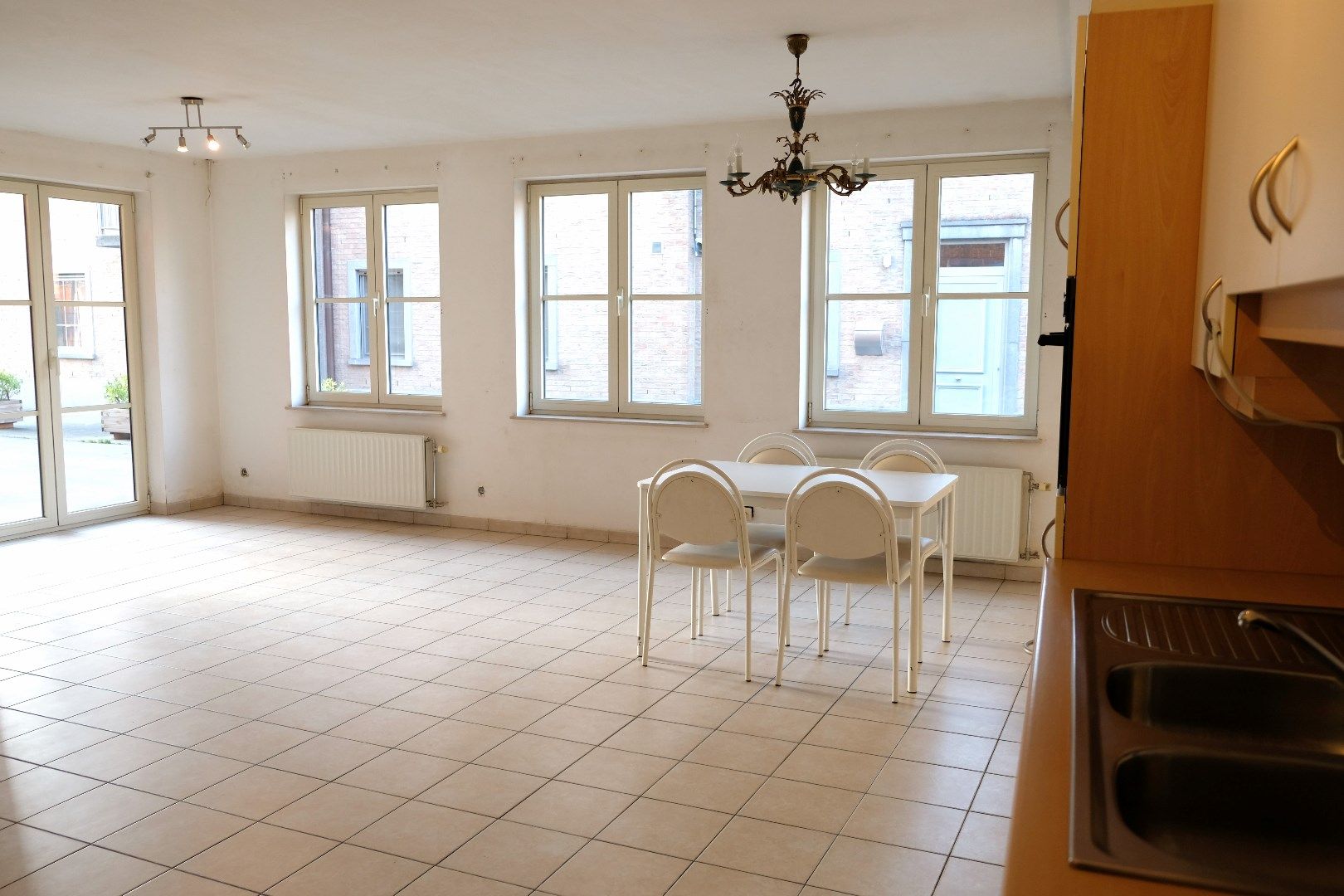 Op te frissen appartement met 2 slaapkamers centrum Zottegem foto 7