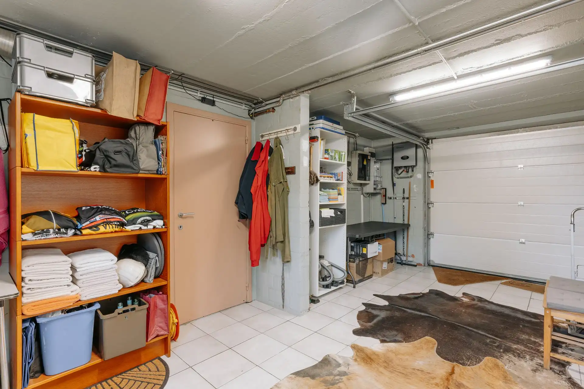 Stijlvolle halfopen woning met grote tuin en zwembad! foto 21