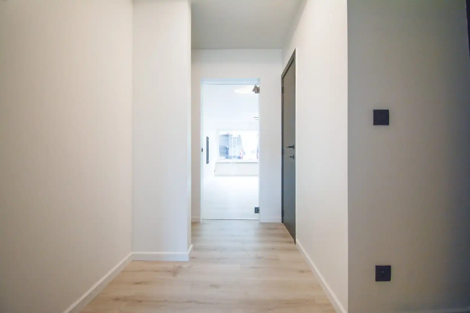 Instapklaar gelijkvloers appartement met garage te Roeselare foto 6