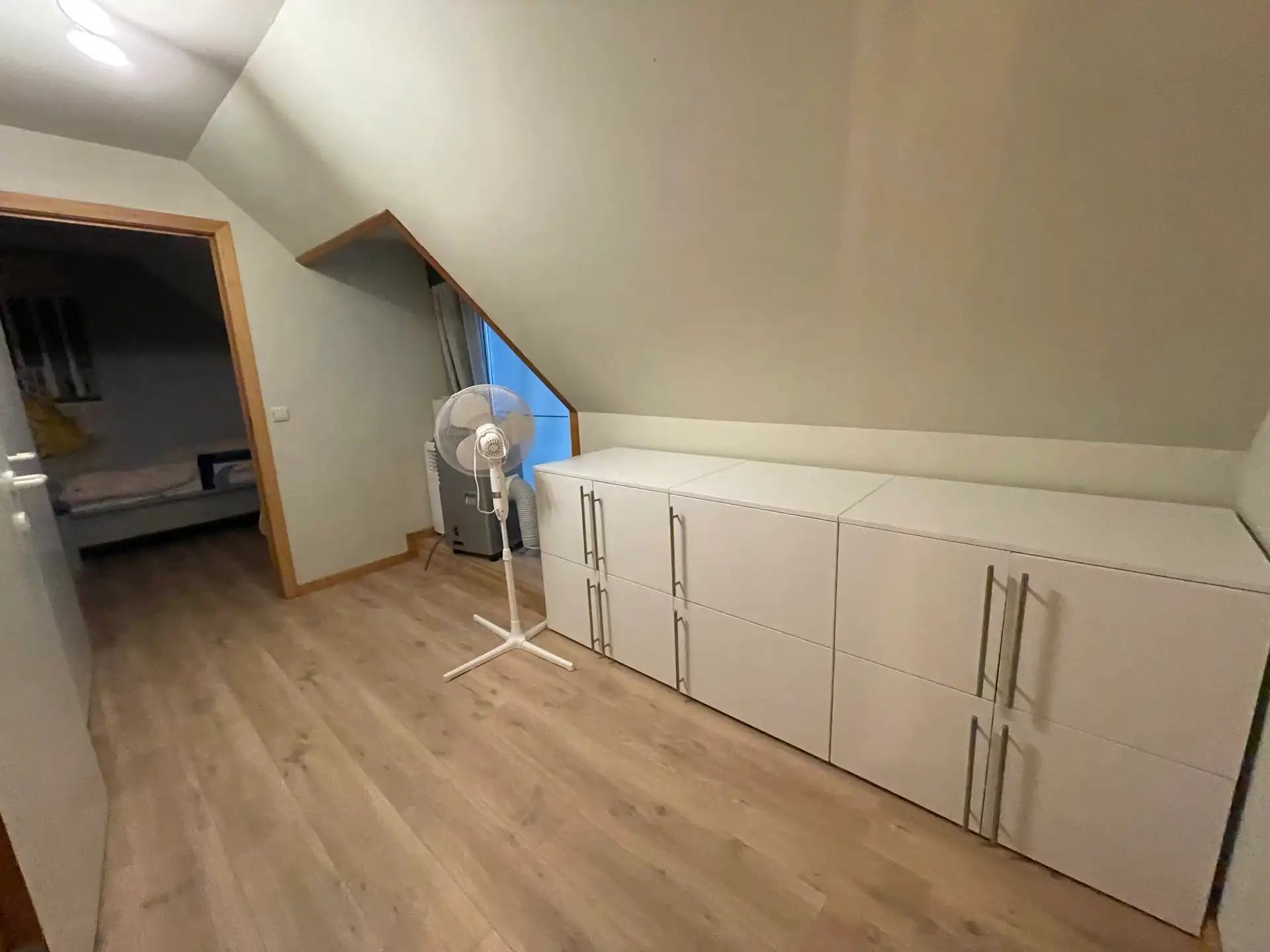 UITBERGEN - Gerenoveerde hoekwoonst vlakbij de dorpskern. foto 19