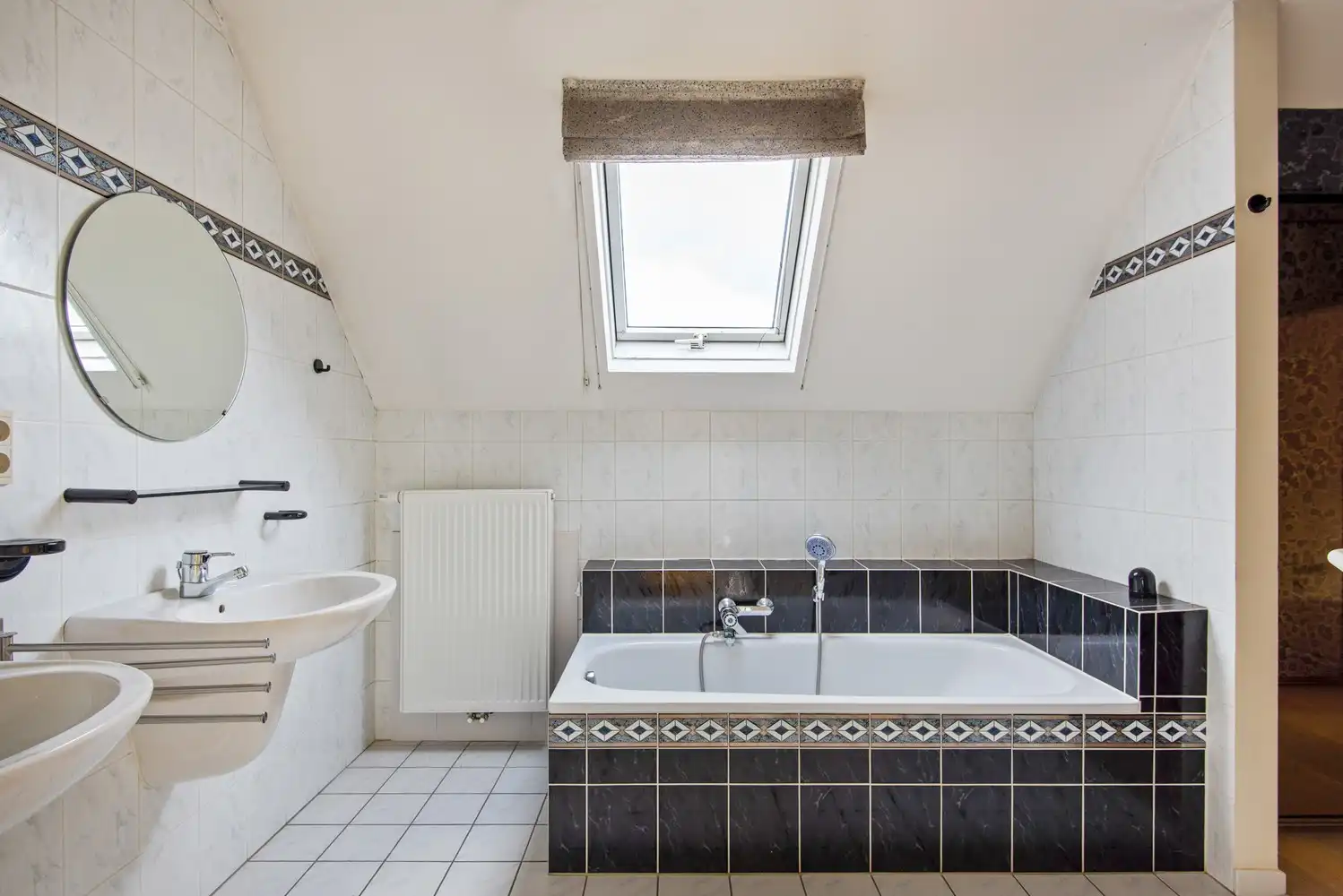 Karaktervolle gezinswoning met tal van mogelijkheden op centrale locatie in Hove foto 24