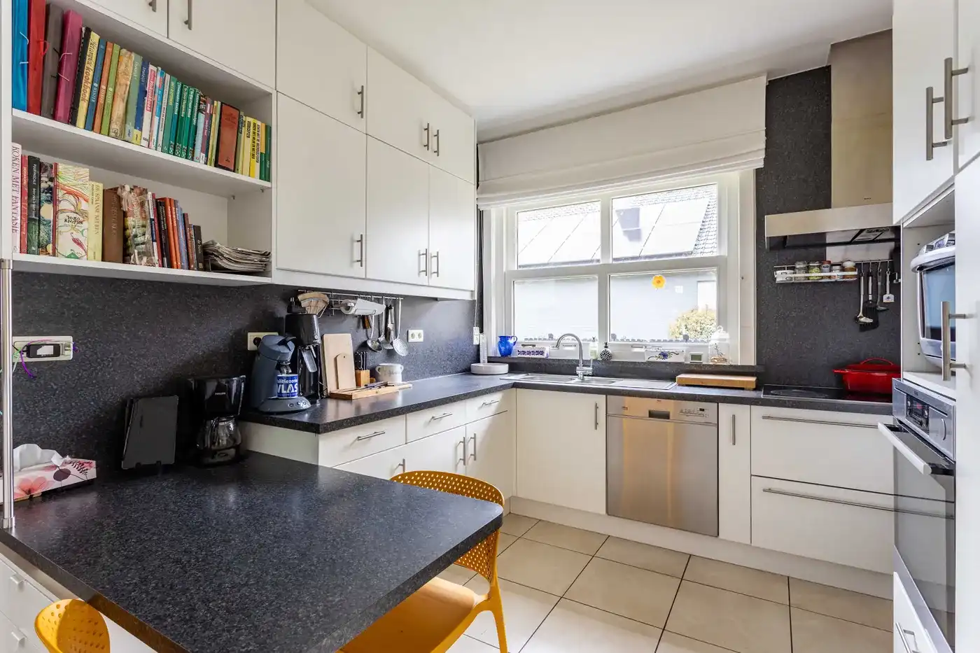 Rustig gelegen woning op toplocatie in Kortrijk foto 14