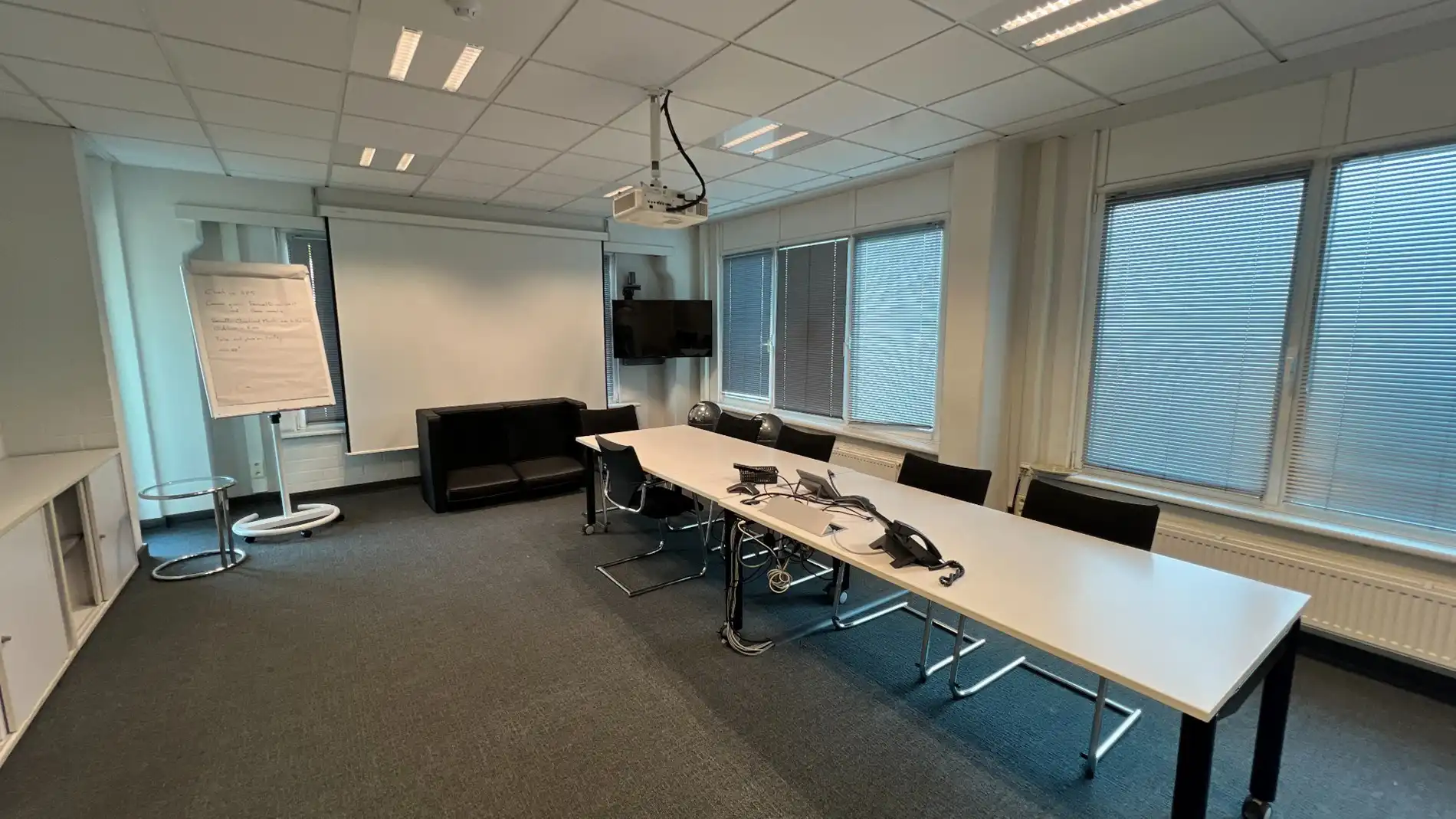 Loods met kantoren te huur in haven van Gent foto 11