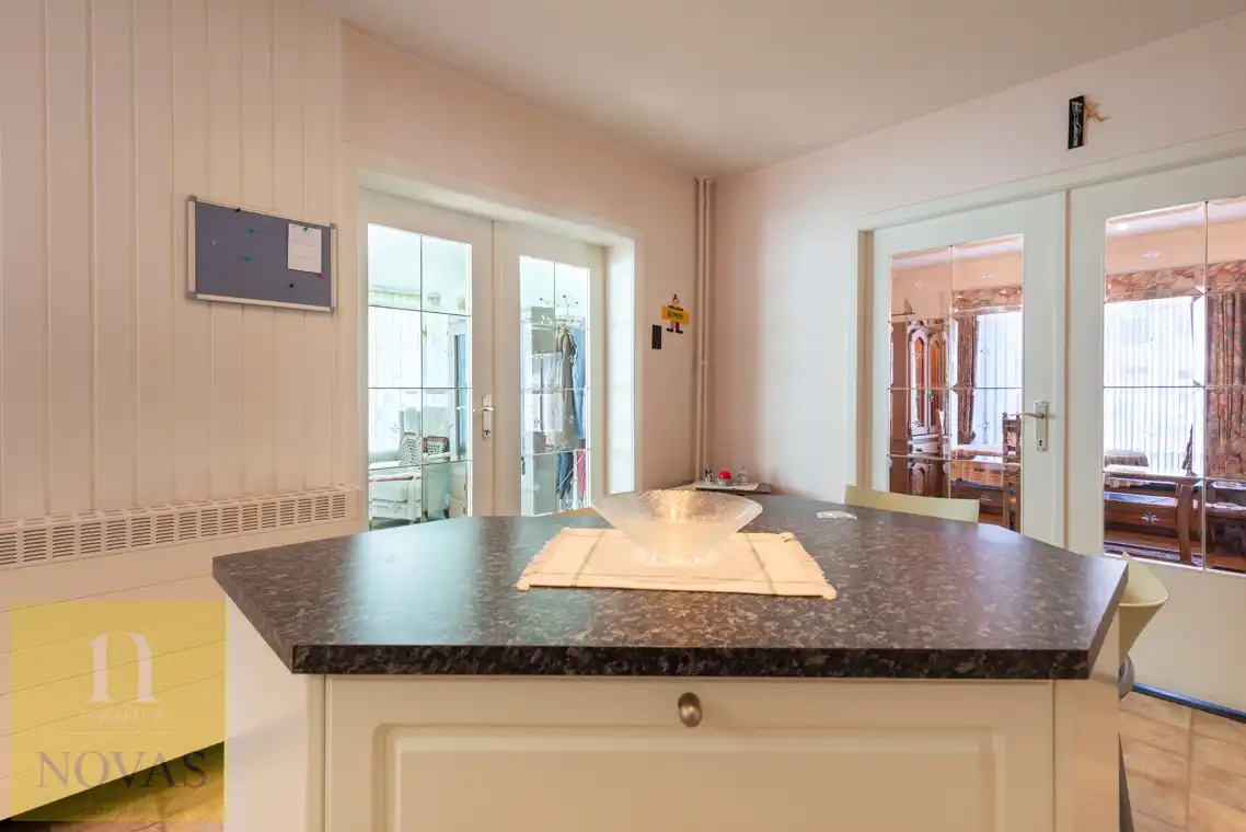 Op heel fijne locatie, 4 slaapkamers, 10are30ca, aan rand van het centrum foto 10