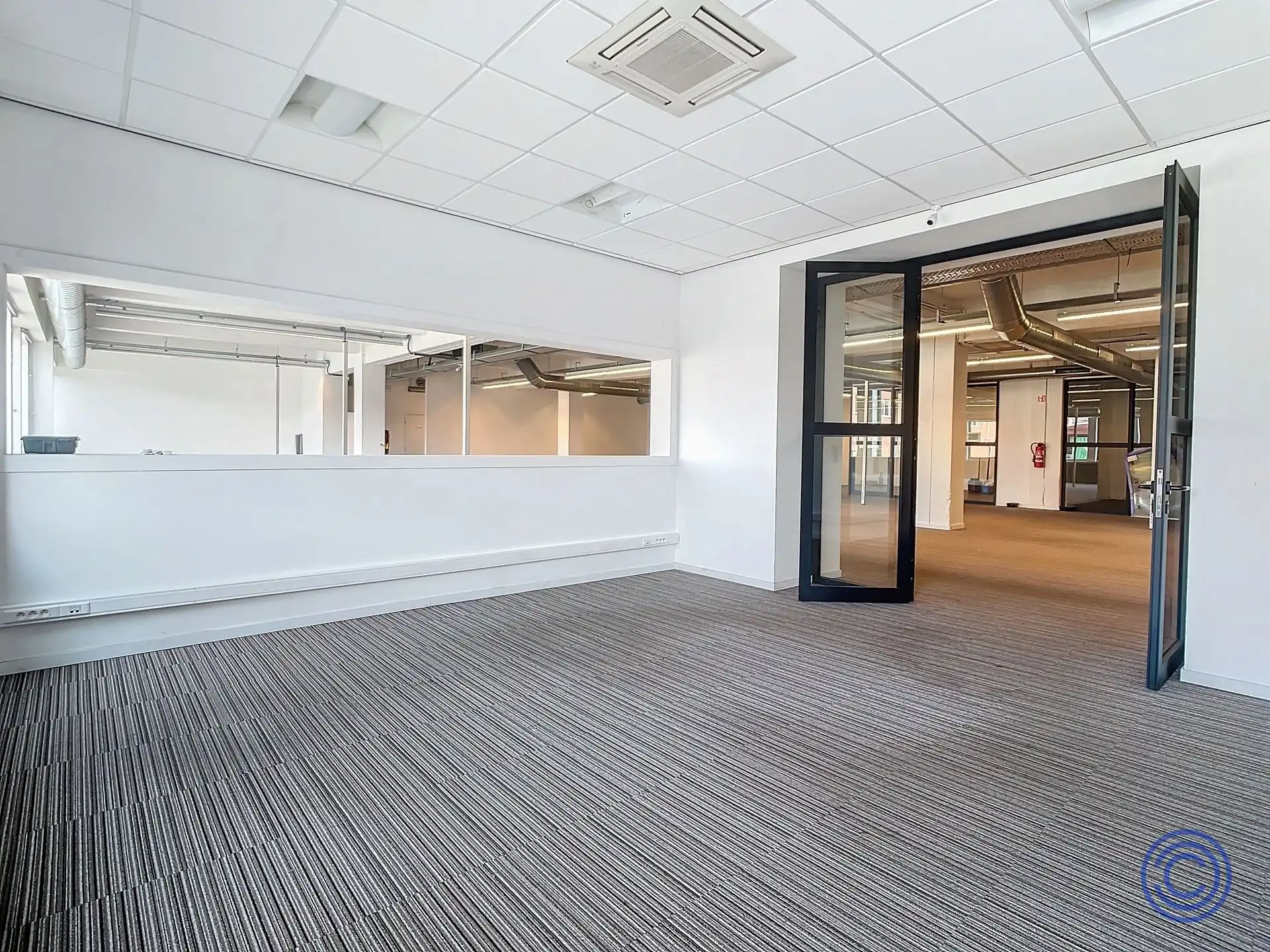 Strategisch gelegen kantoor ca. 670m² in havengebied! foto 6