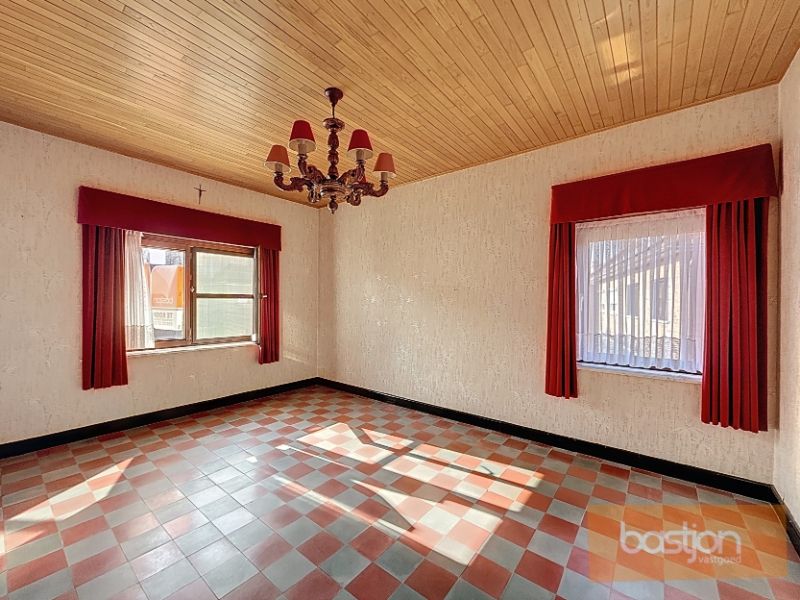 🏡 Te renoveren woning te koop in rustige buurt van Marke! foto 12