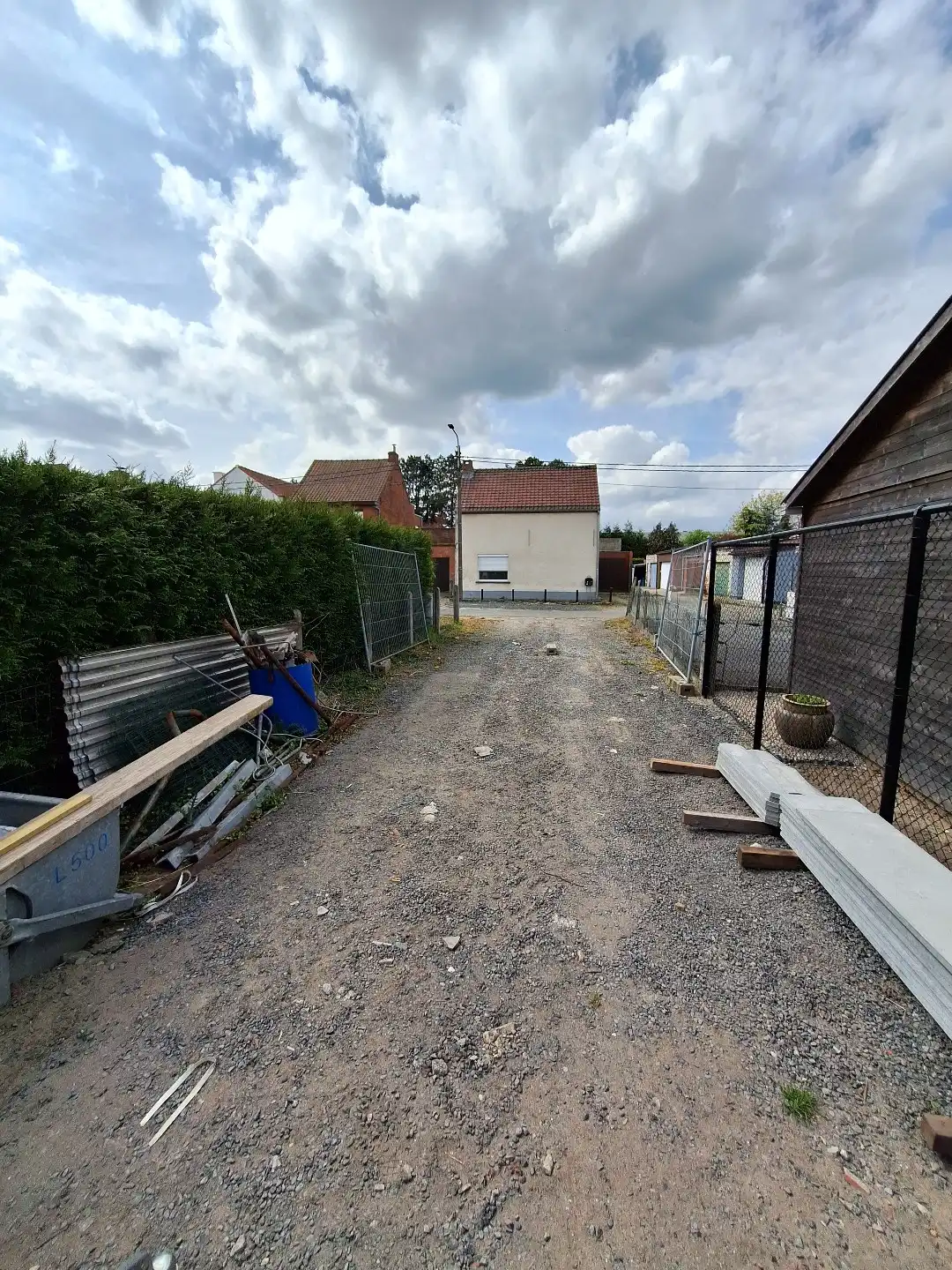 Gerenoveerde woning met 3 slaapkamers, diepe tuin en private parkeerplaats foto 17