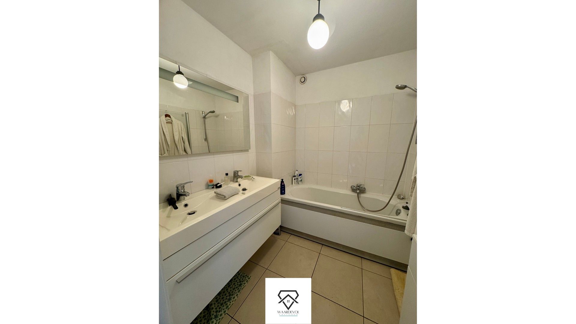 Lichtrijk en rustig appartement te koop met carport foto 13