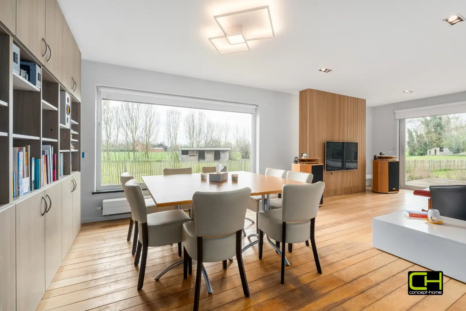 Ruime woning op een perceel van 4.949 m² te koop in Lievegem foto 6