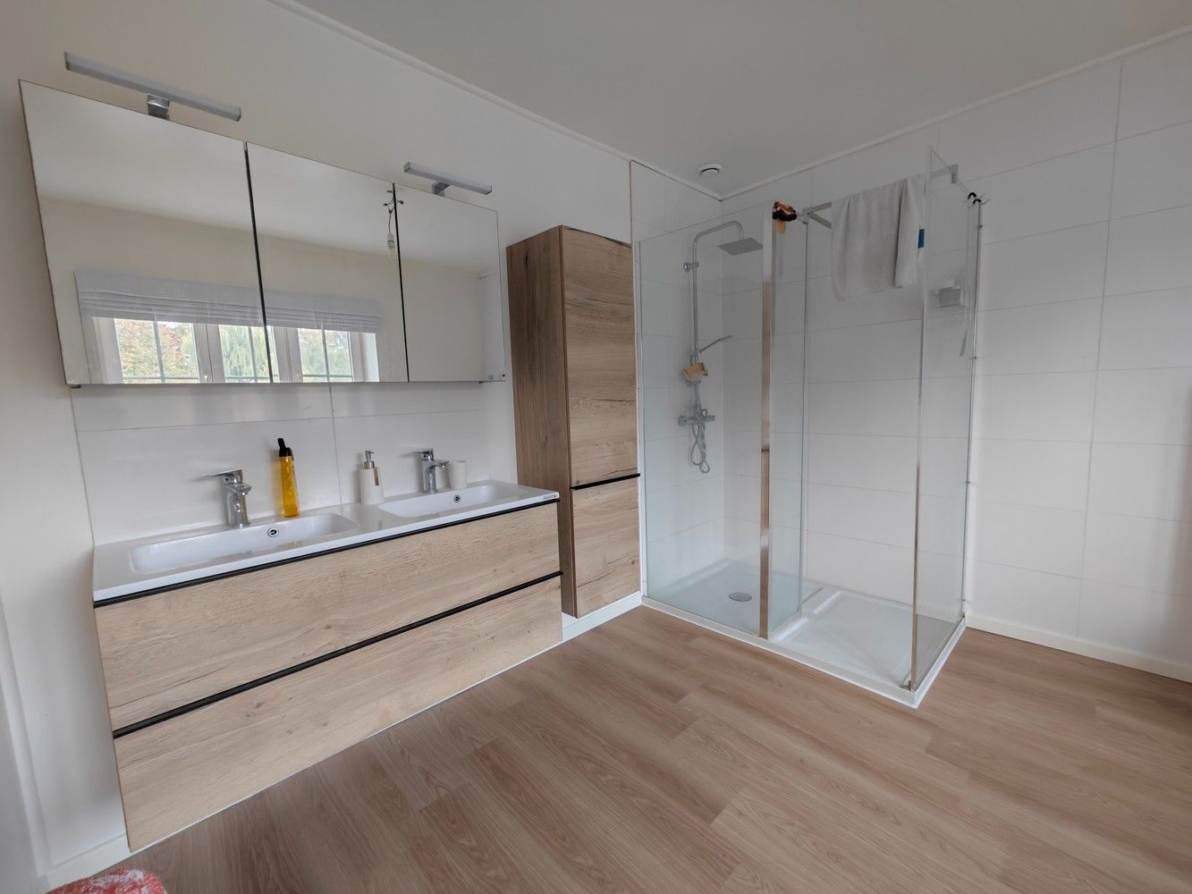 Grotendeels gerenov. gezinswoning met ruimte voor zelfst. activiteit foto 24