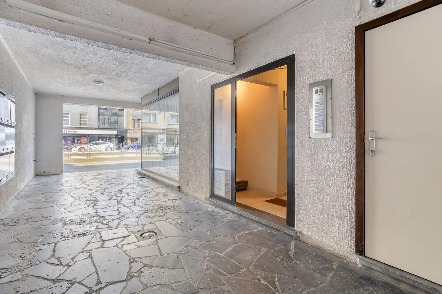 Hoogwaardig gerenoveerd 2 slaapkamer appartement nabij Citadelpark foto 16