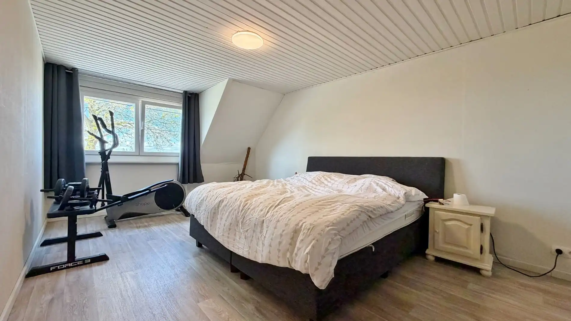 Ruime landelijk gelegen woning met zonnige tuin en garage  foto 10