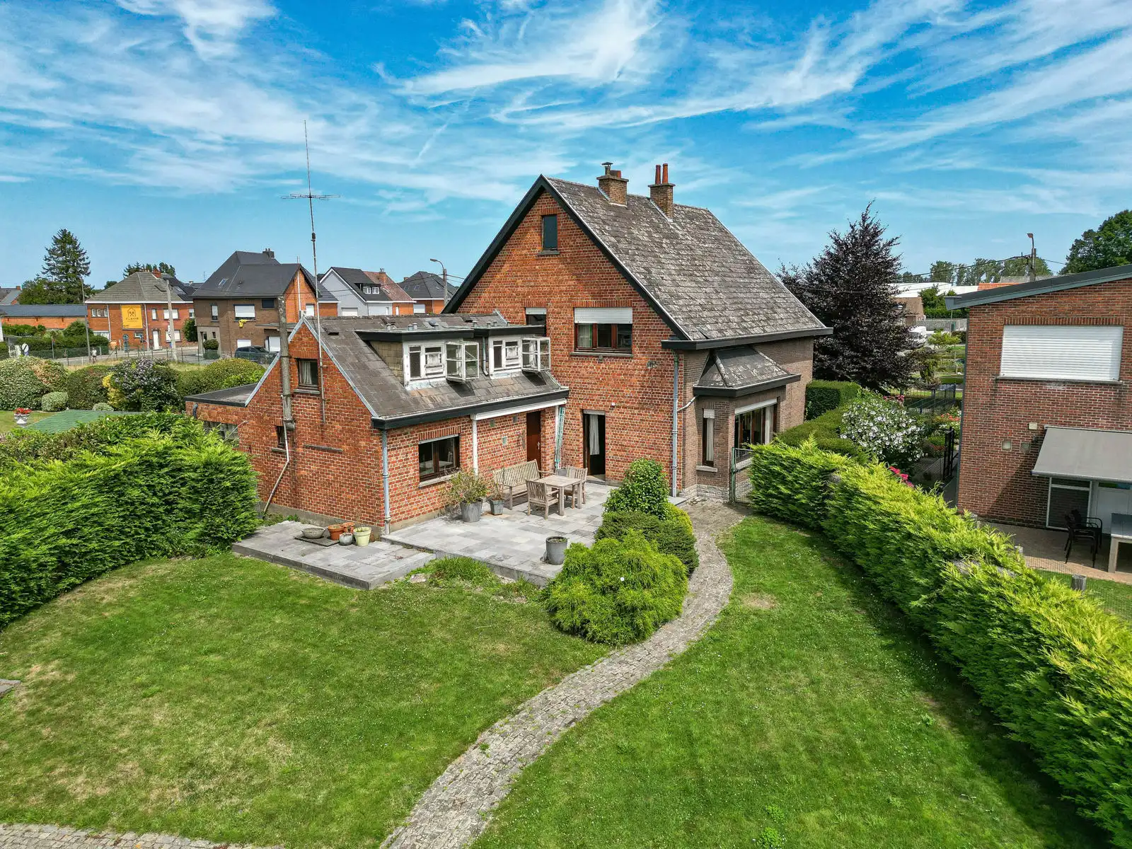 Te renoveren, vrijstaande woning op een perceel van 1070 m² foto 7