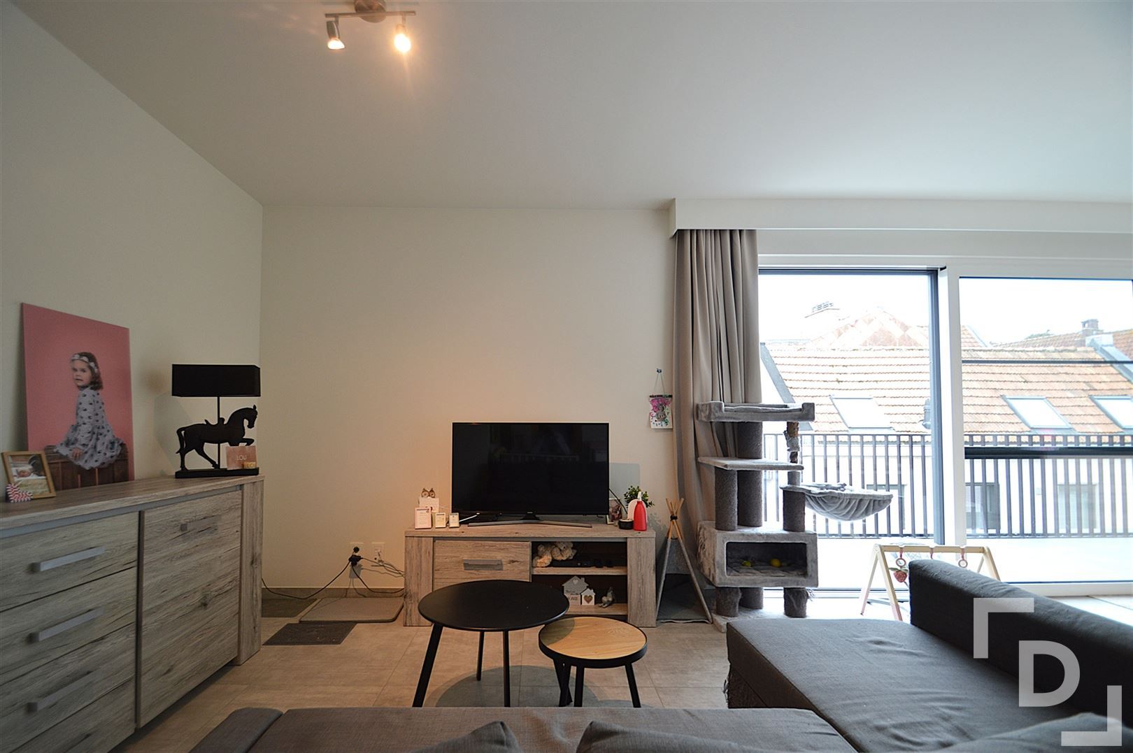 Recent gebouwd appartement met staanplaats te huur in centrum Ieper. foto 3